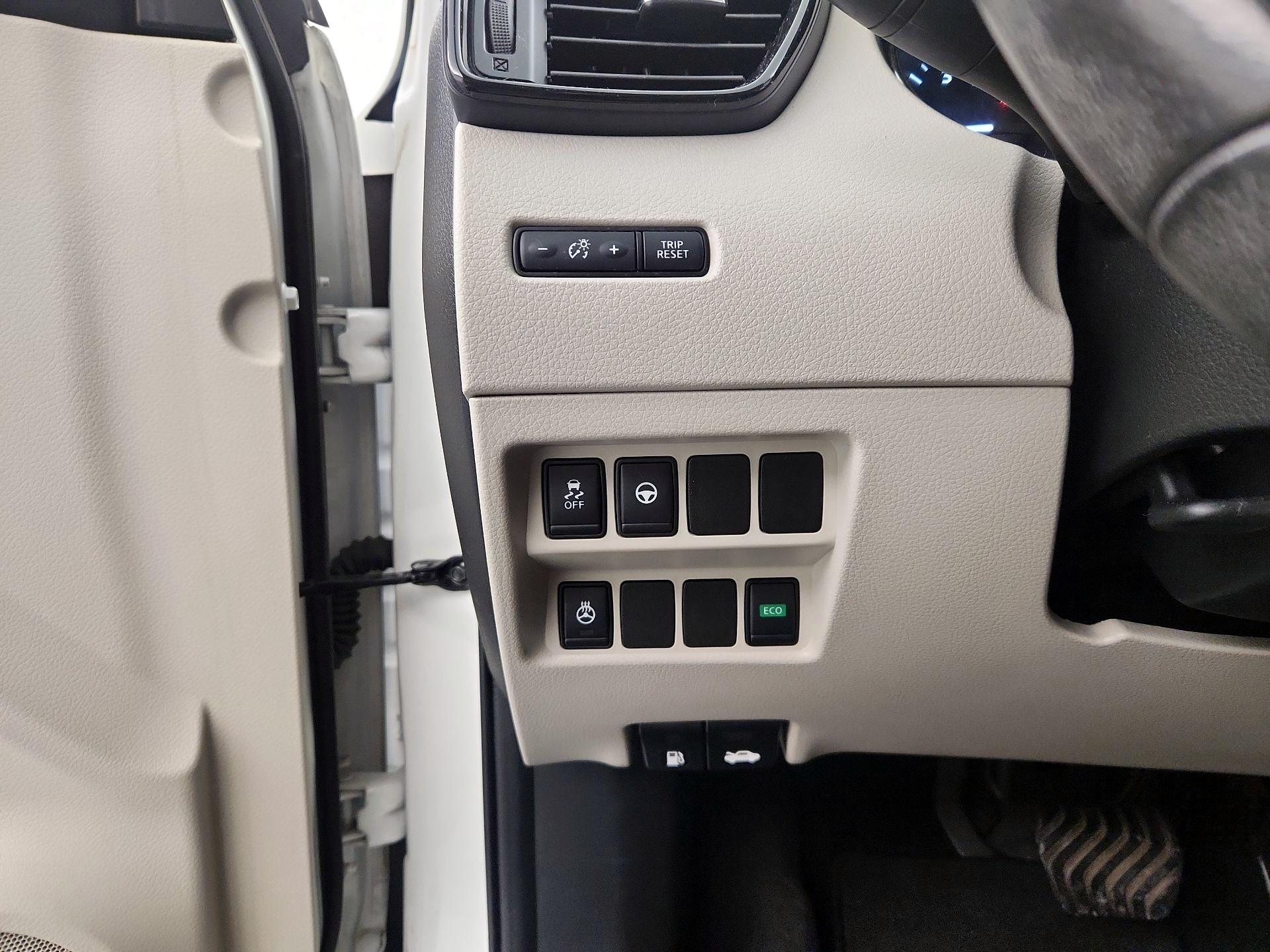 Thumbnail: 2019 Nissan Rogue Sport - 13