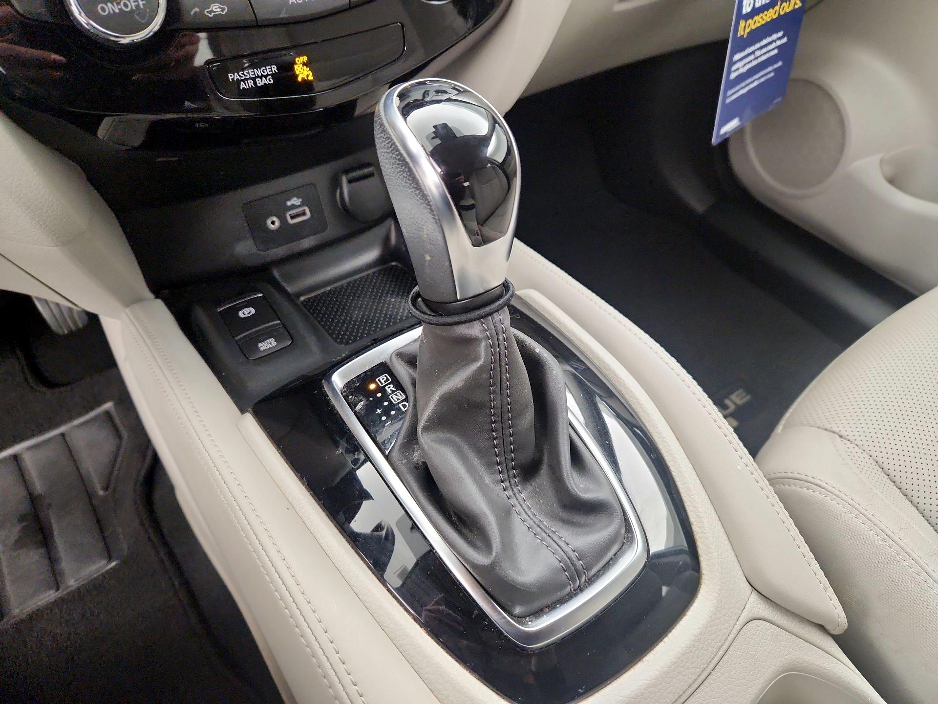 Thumbnail: 2019 Nissan Rogue Sport - 17