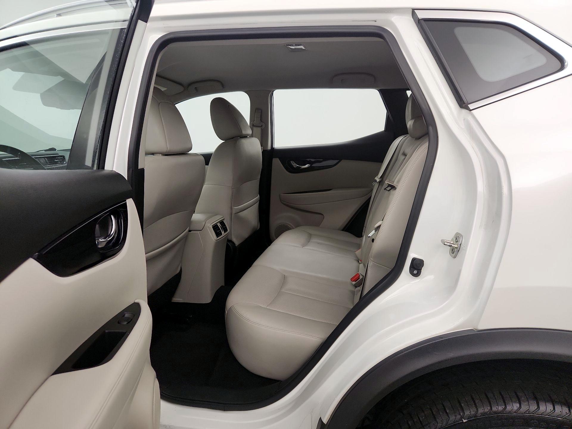 Thumbnail: 2019 Nissan Rogue Sport - 19