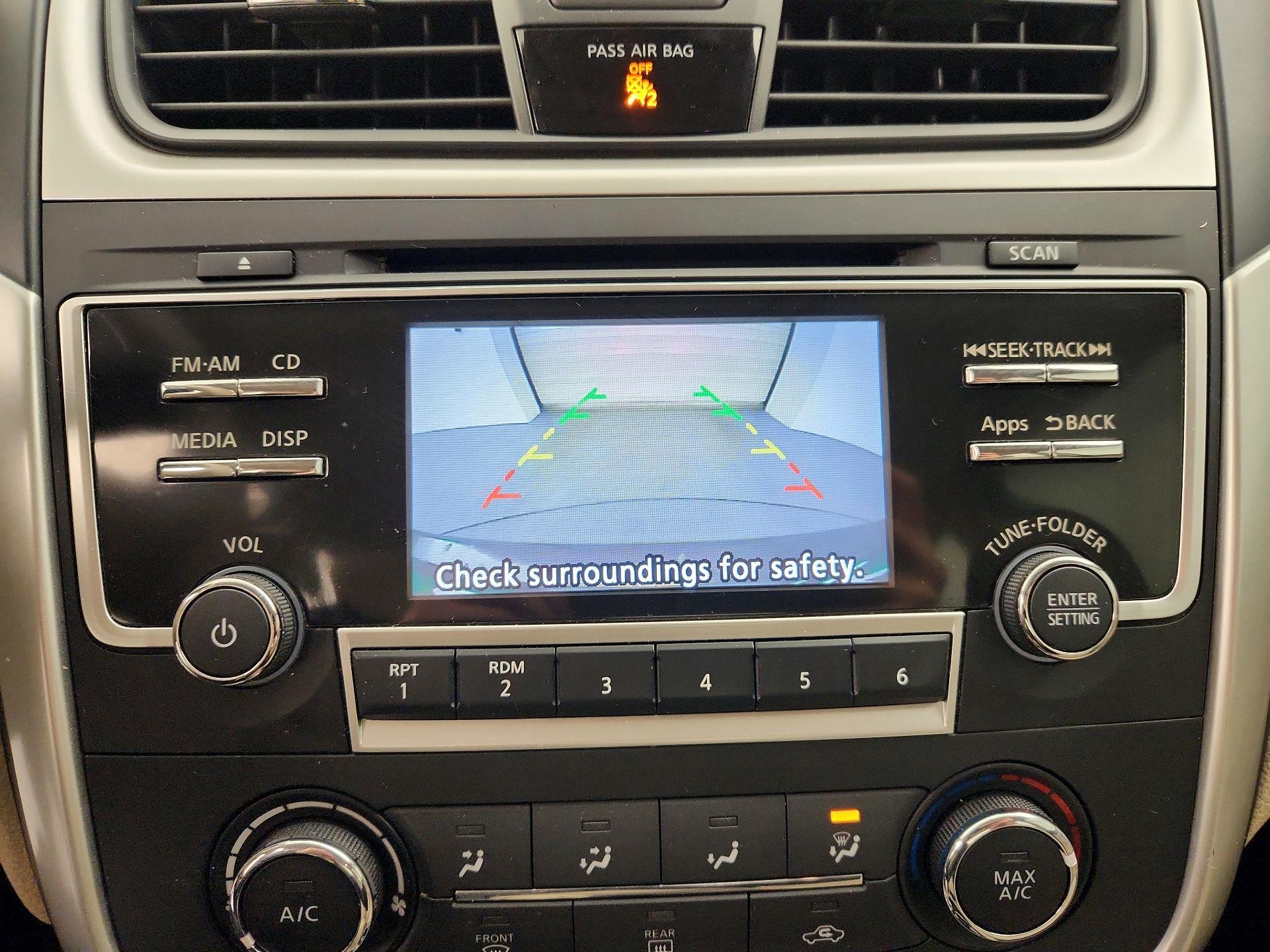 Thumbnail: 2016 Nissan Altima - 14