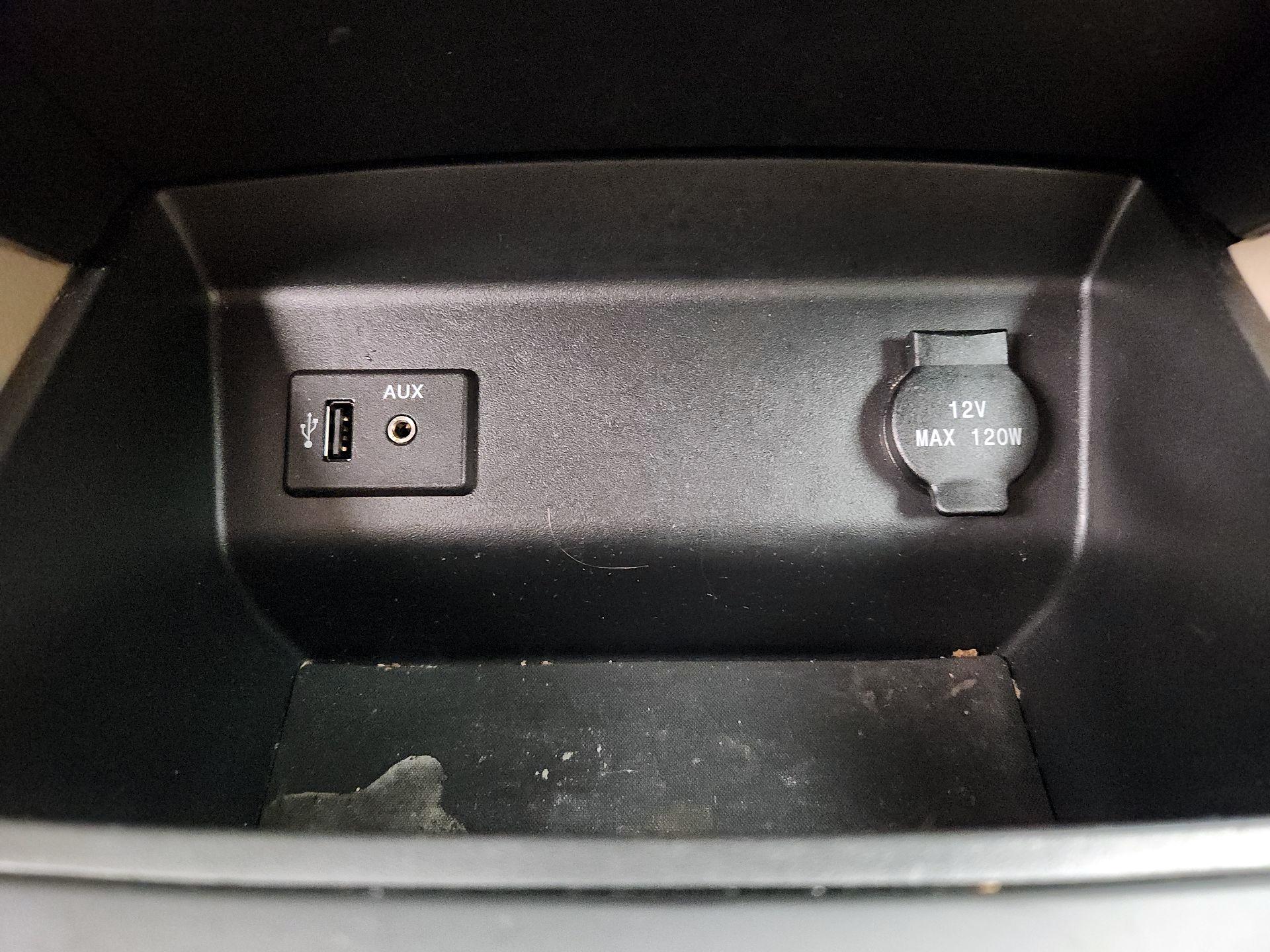 Thumbnail: 2016 Nissan Altima - 18