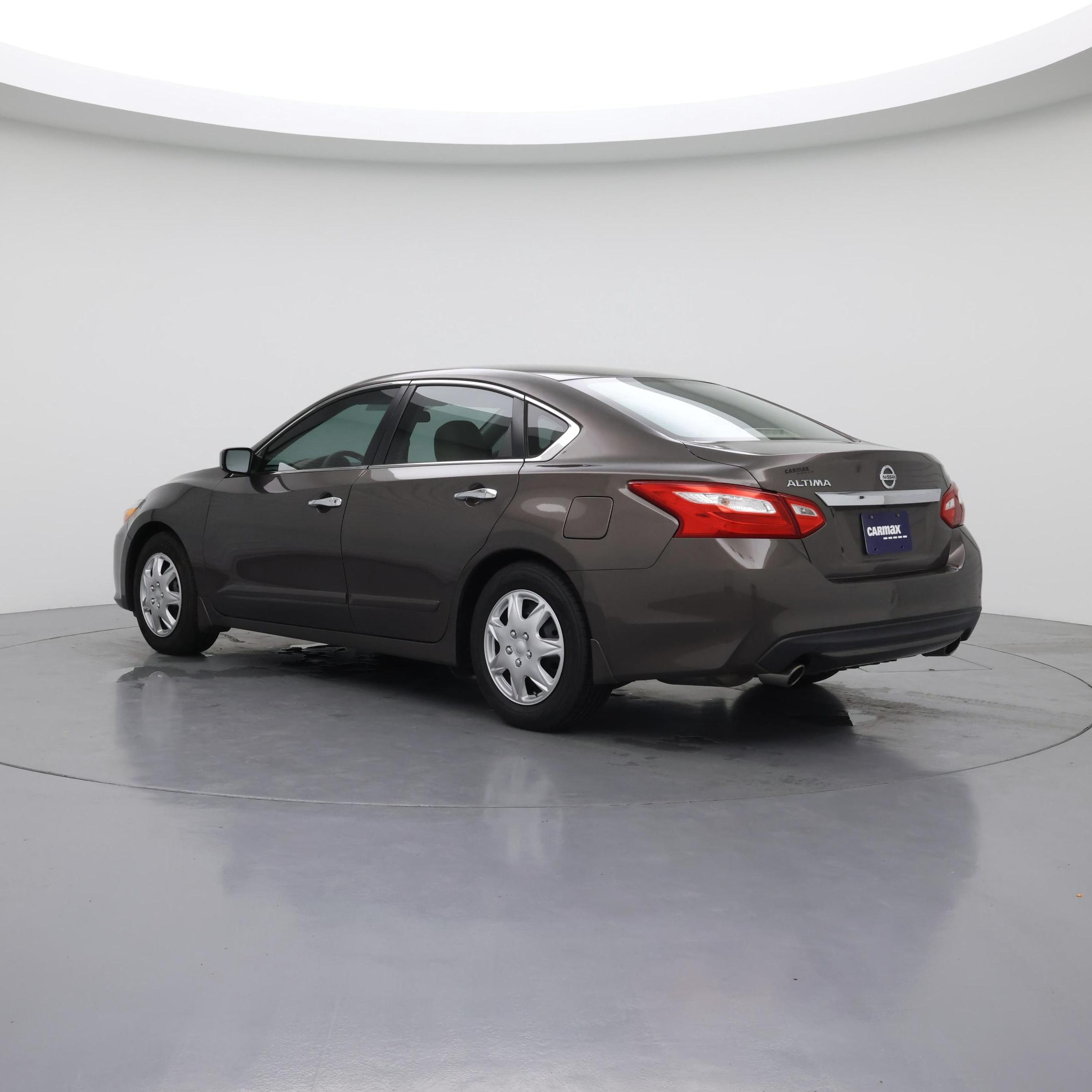 Thumbnail: 2016 Nissan Altima - 2