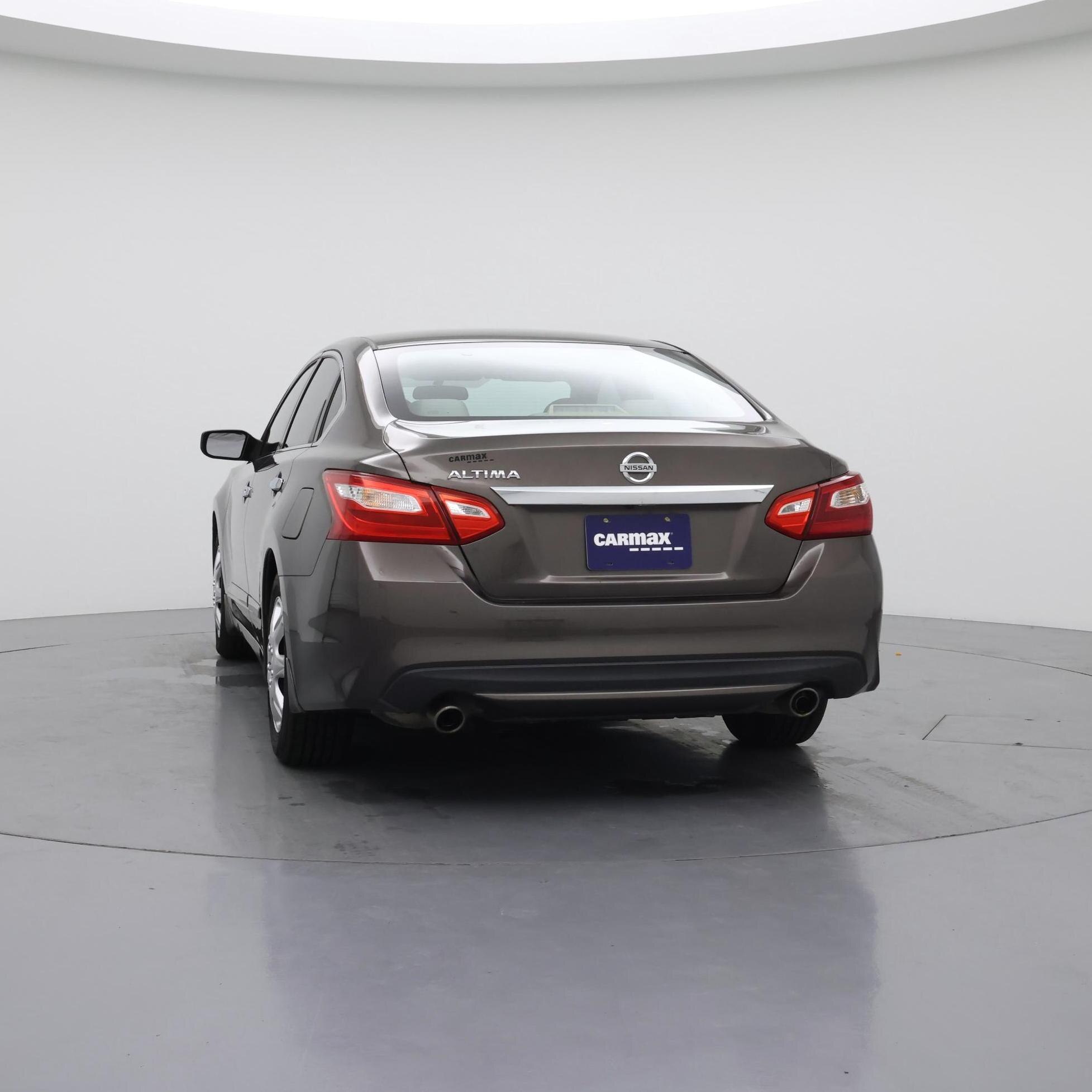 Thumbnail: 2016 Nissan Altima - 6