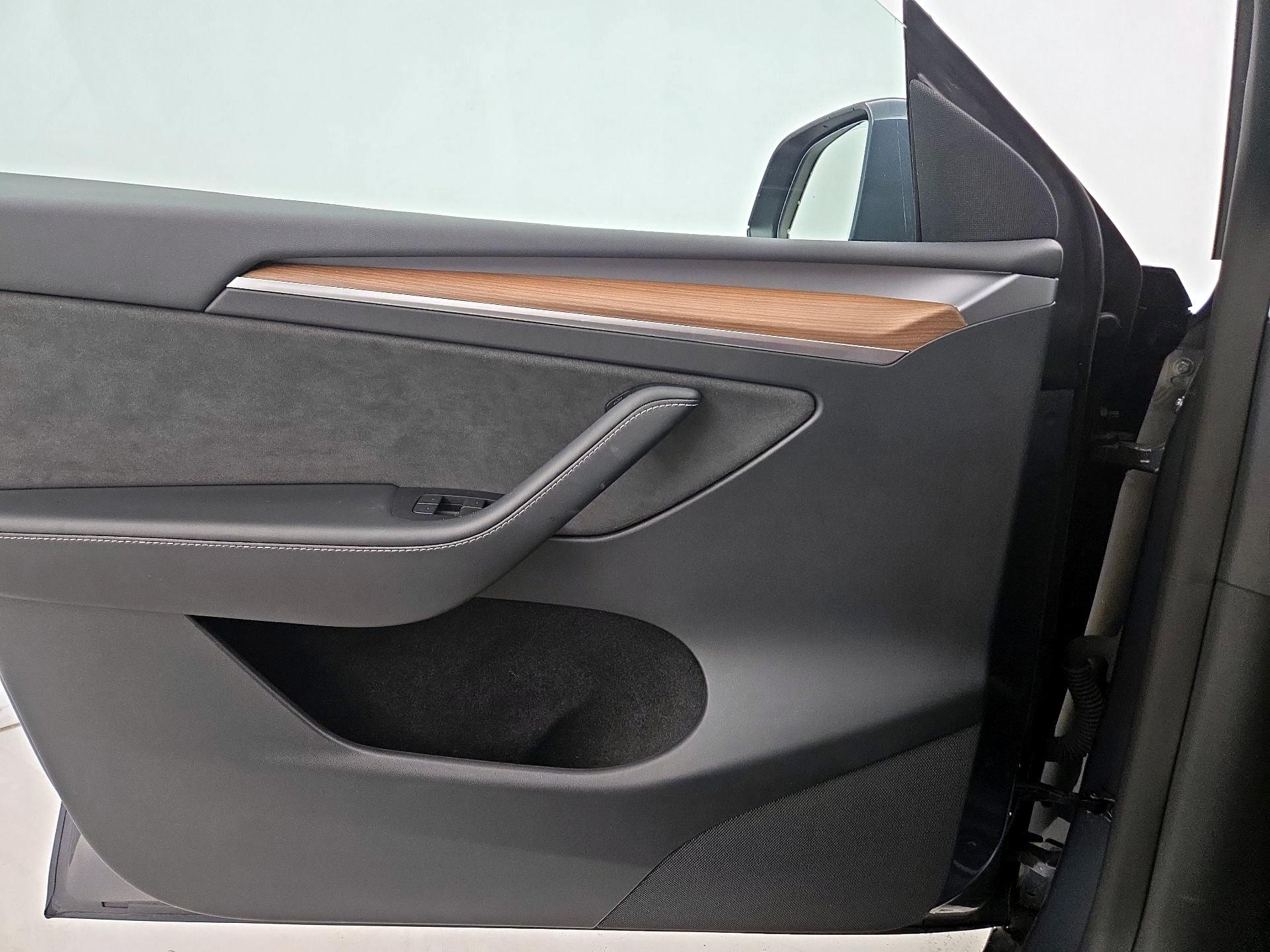 Thumbnail: 2023 Tesla Model Y - 12