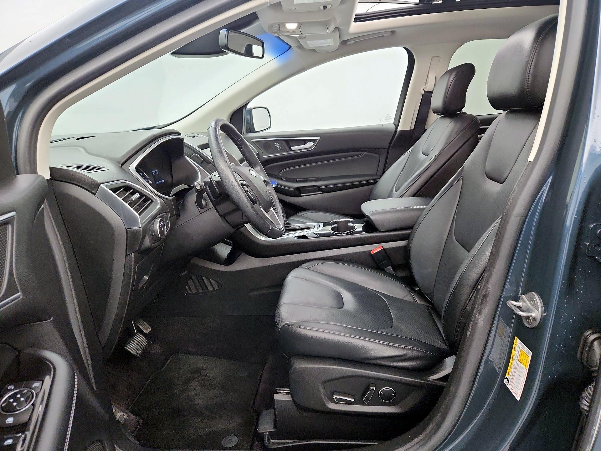 Thumbnail: 2016 Ford Edge - 11