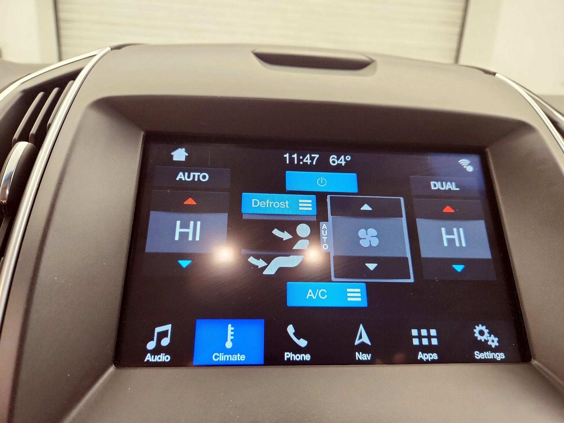 Thumbnail: 2016 Ford Edge - 17