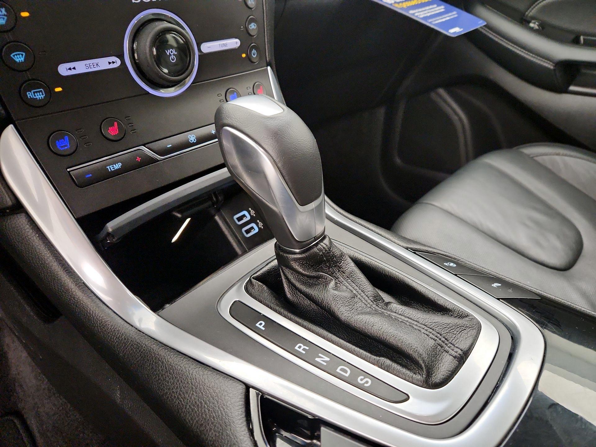 Thumbnail: 2016 Ford Edge - 18