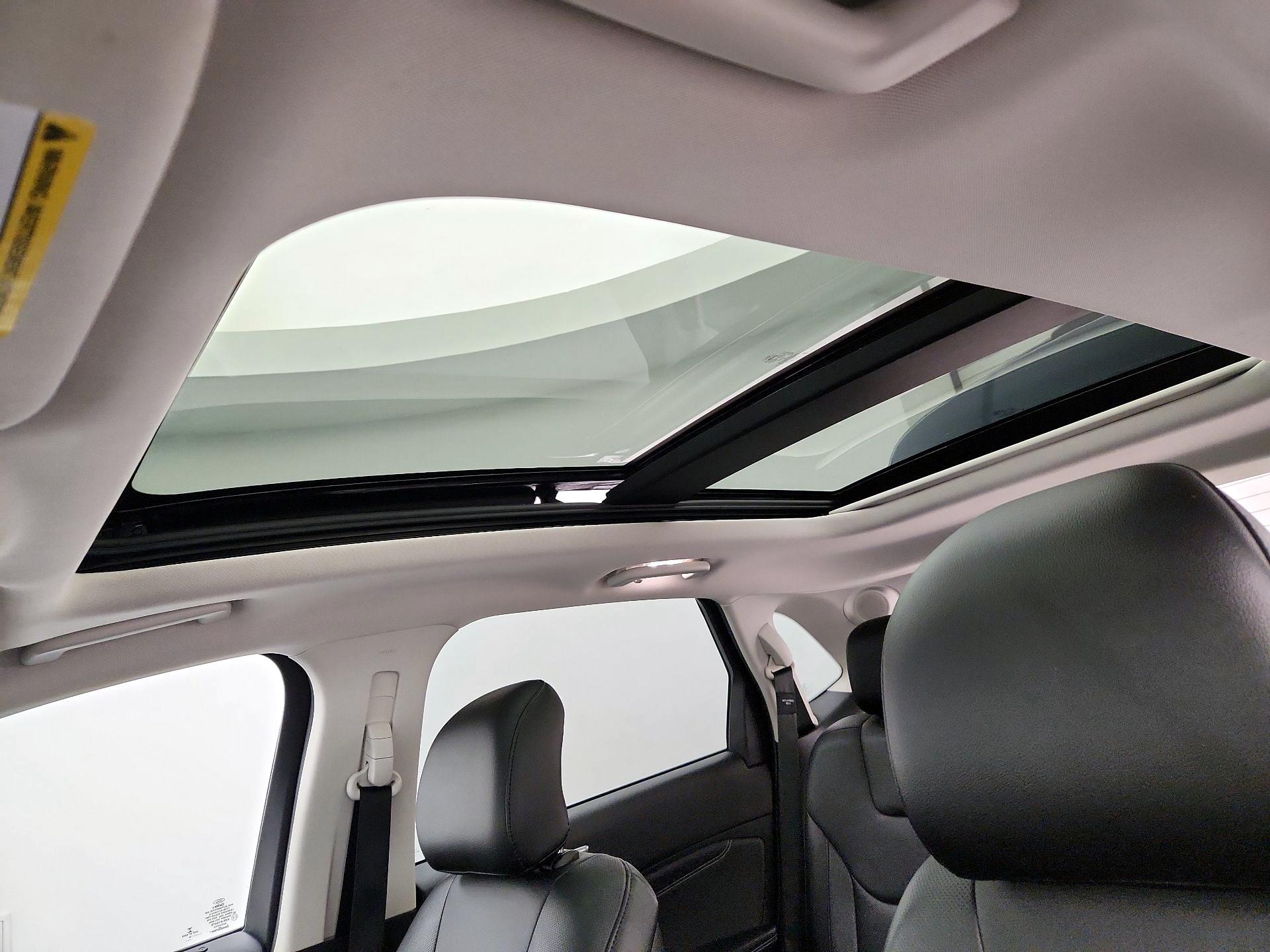 Thumbnail: 2016 Ford Edge - 20