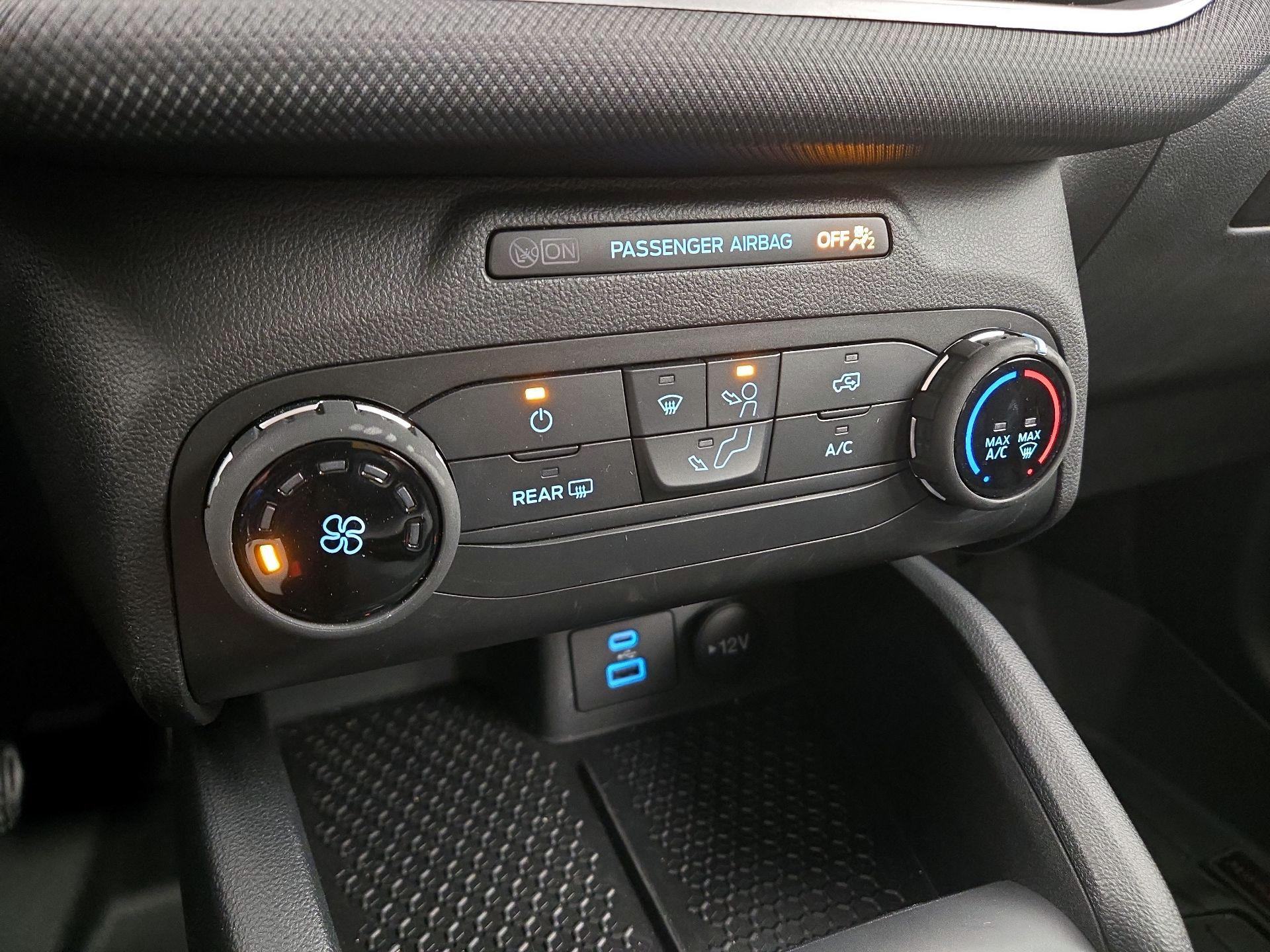 Thumbnail: 2021 Ford Bronco Sport - 16