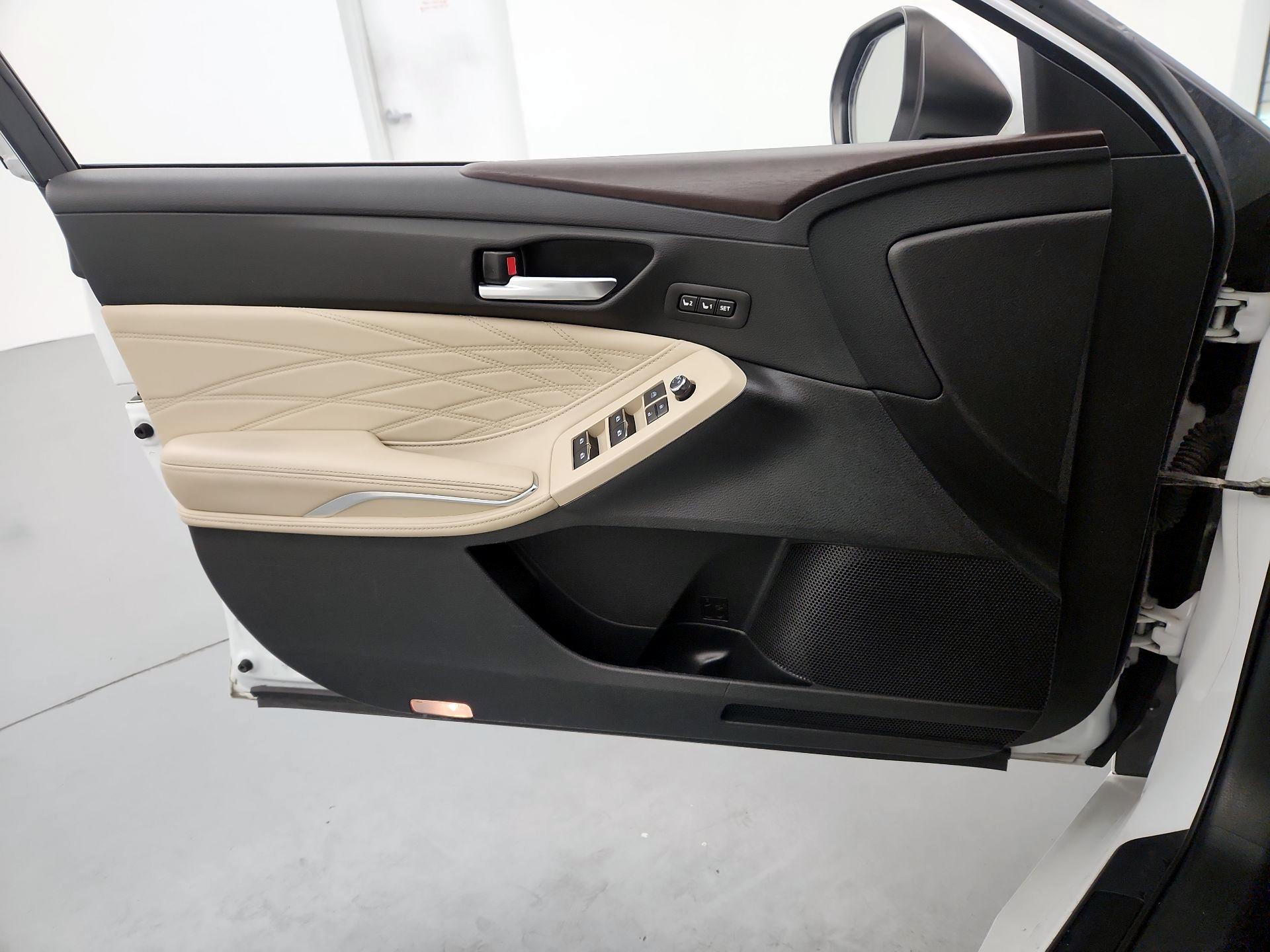 Thumbnail: 2019 Toyota Avalon - 12