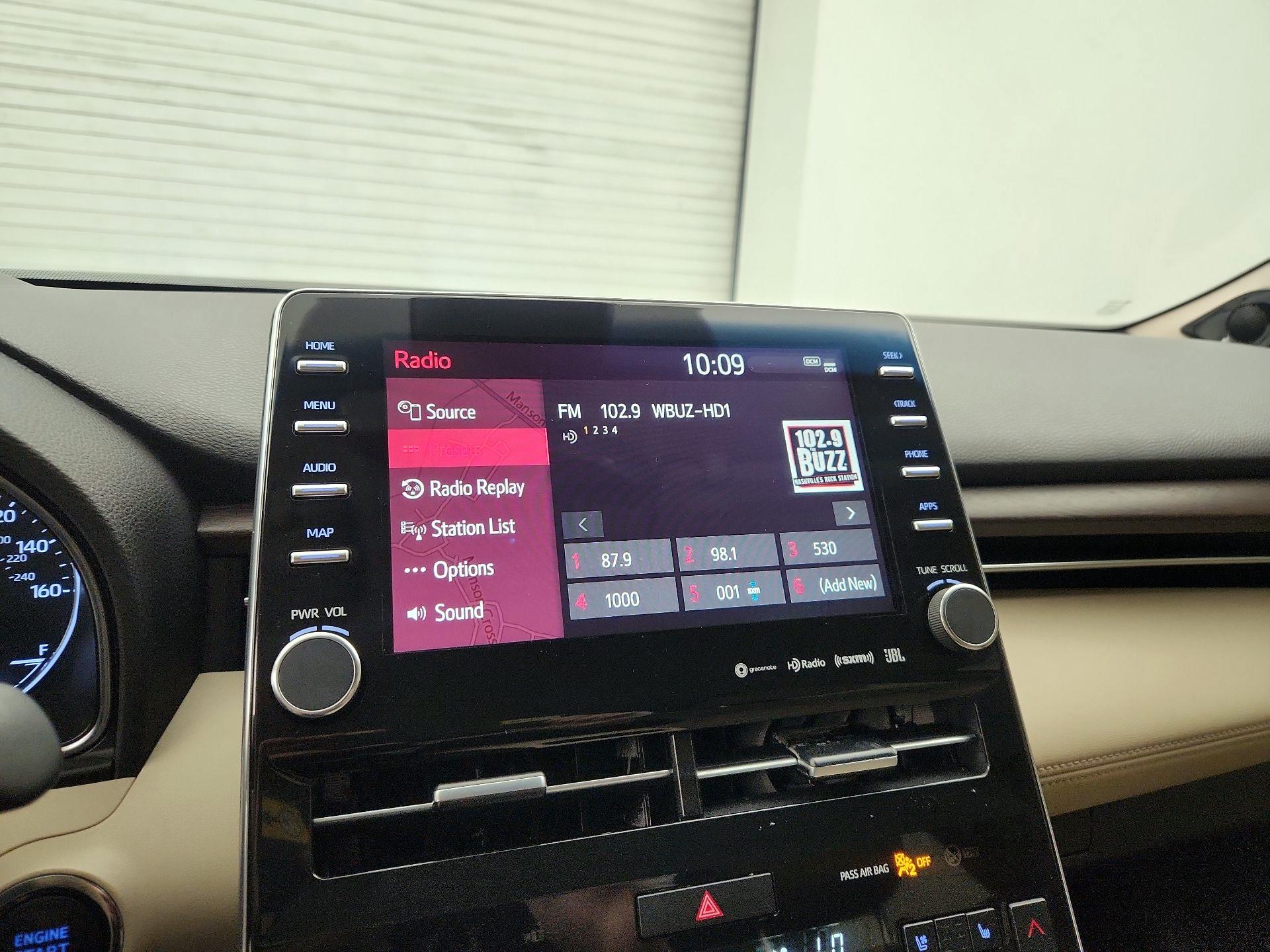 Thumbnail: 2019 Toyota Avalon - 16