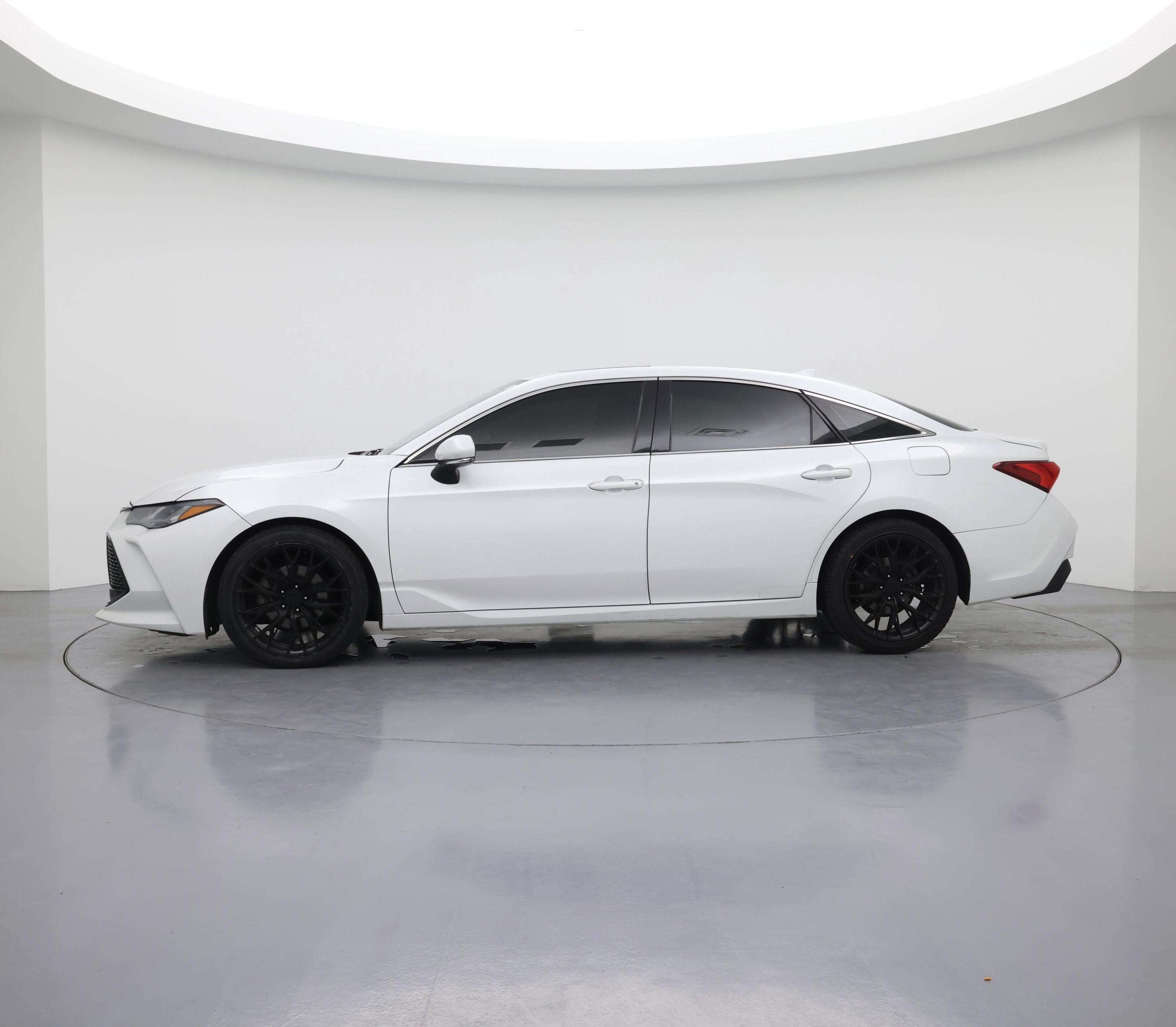 Thumbnail: 2019 Toyota Avalon - 3