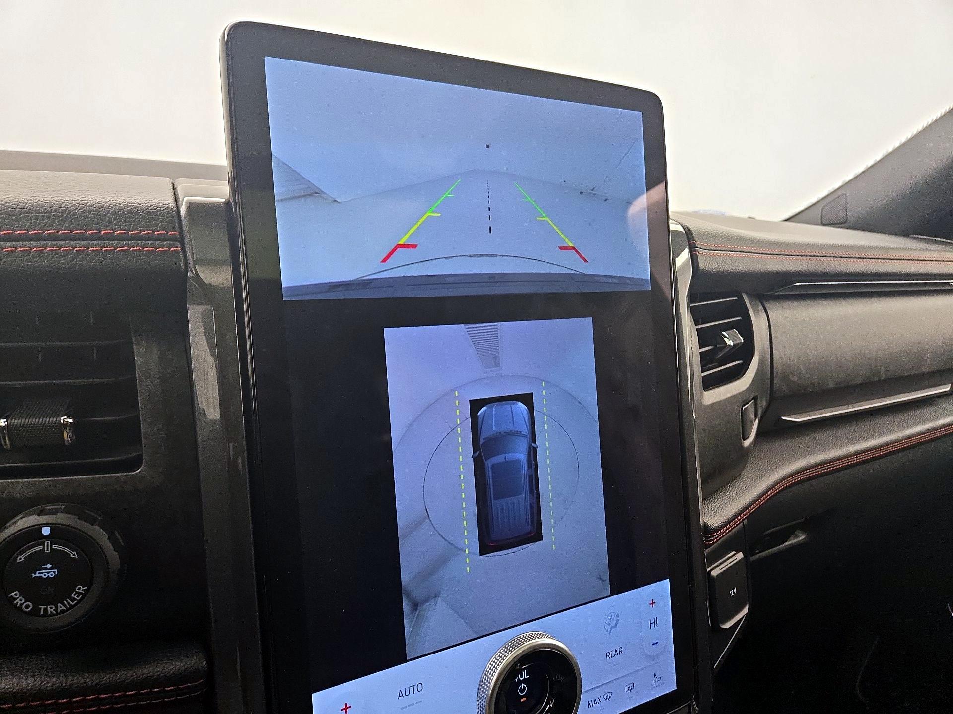 Thumbnail: 2022 Ford Expedition - 14