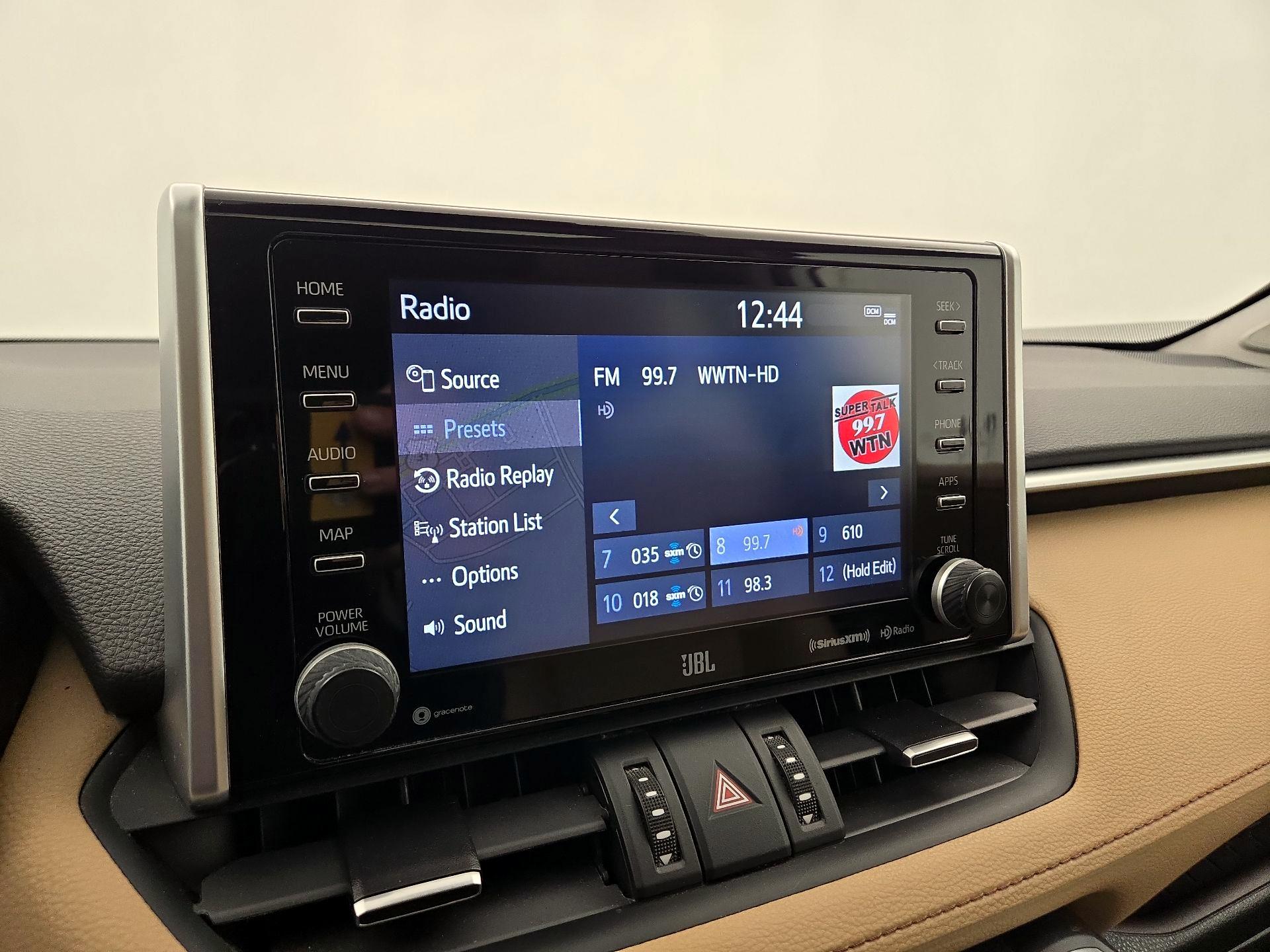 Thumbnail: 2020 Toyota RAV4 - 16