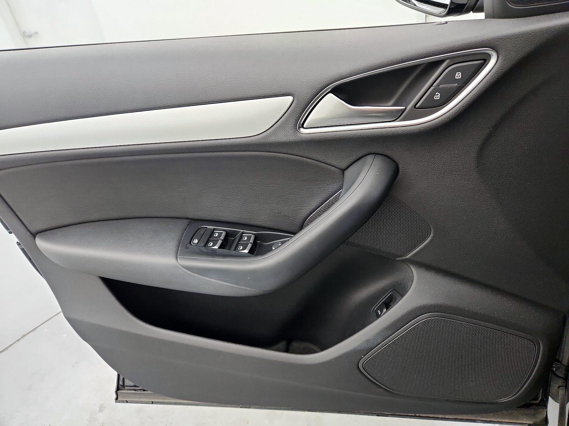 Thumbnail: 2016 Audi Q3 - 12