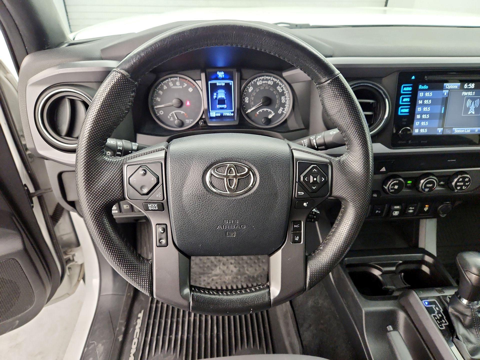 Thumbnail: 2019 Toyota Tacoma - 10