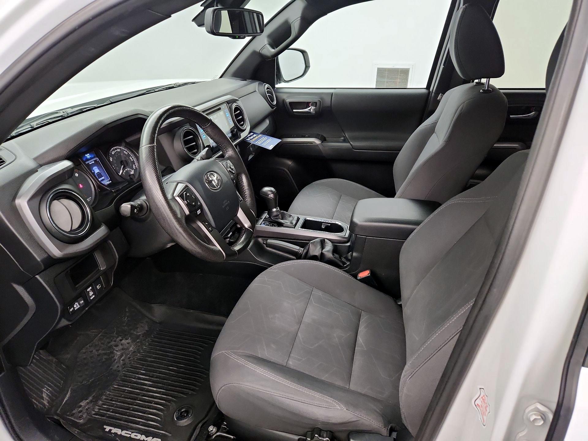 Thumbnail: 2019 Toyota Tacoma - 11