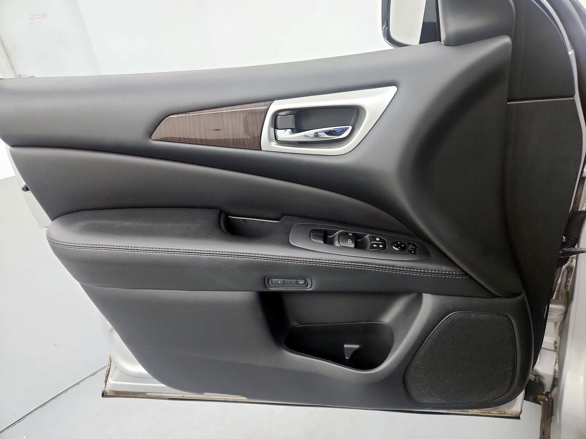 Thumbnail: 2014 Nissan Pathfinder - 12