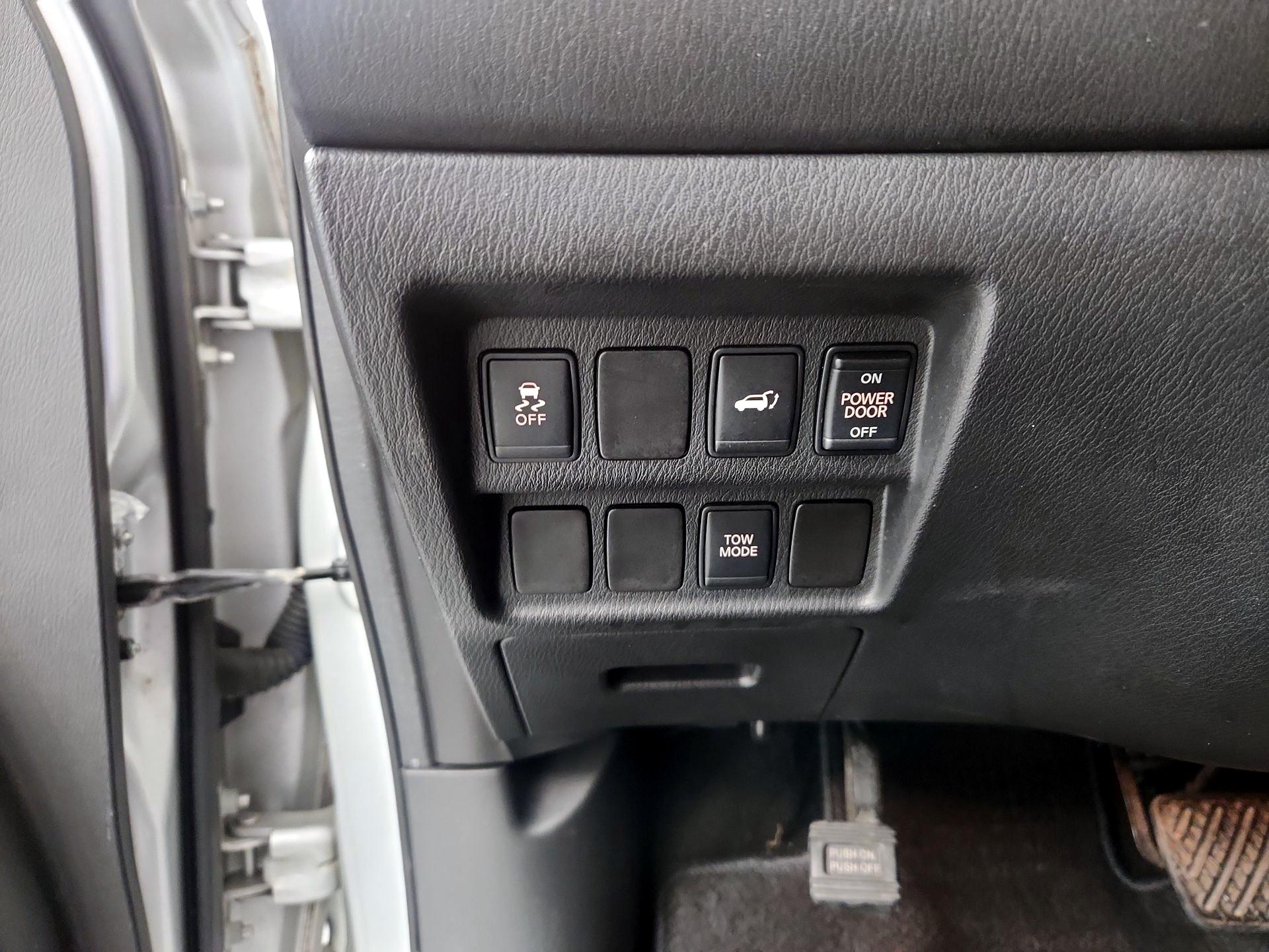 Thumbnail: 2014 Nissan Pathfinder - 13