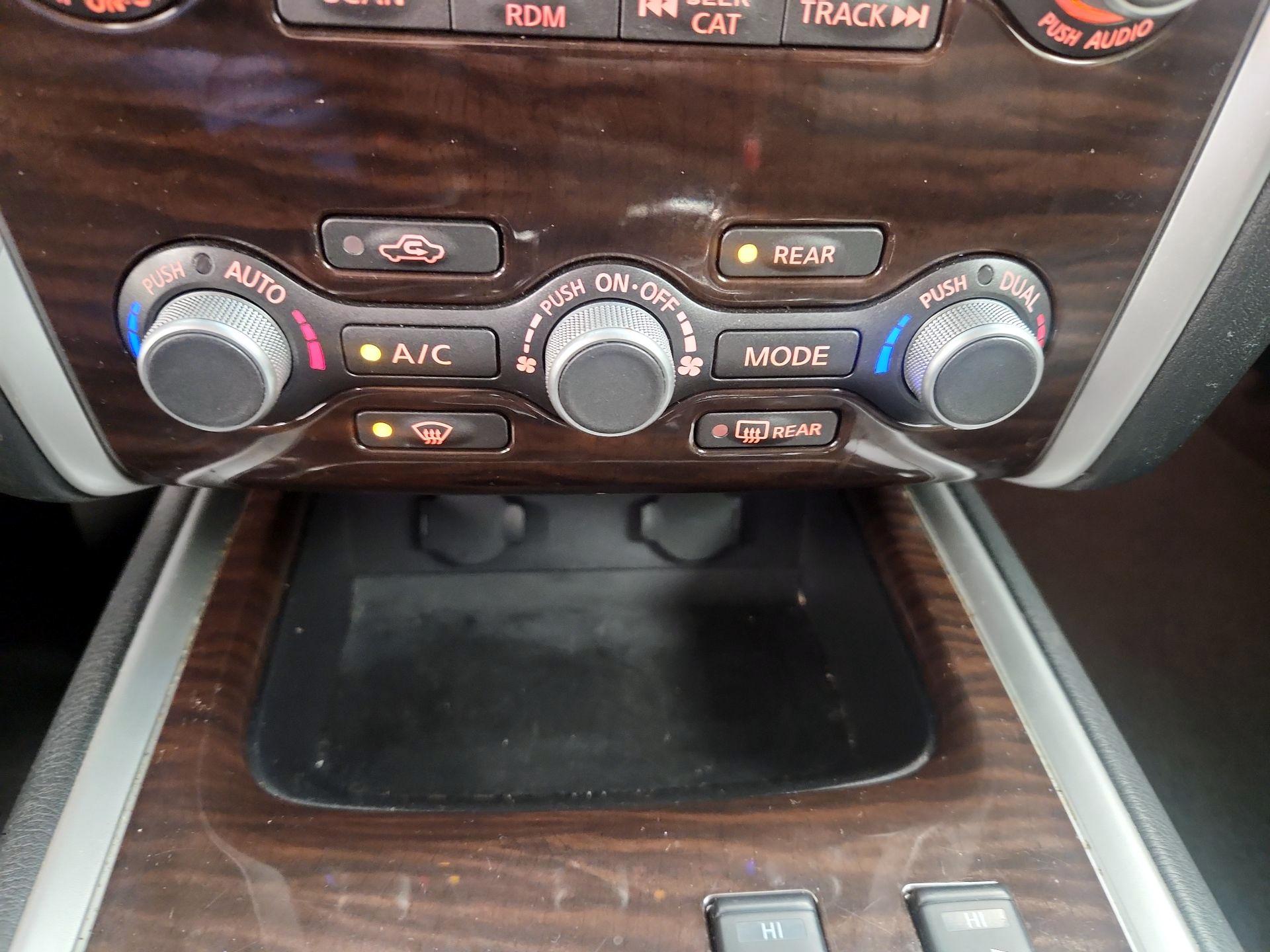 Thumbnail: 2014 Nissan Pathfinder - 16