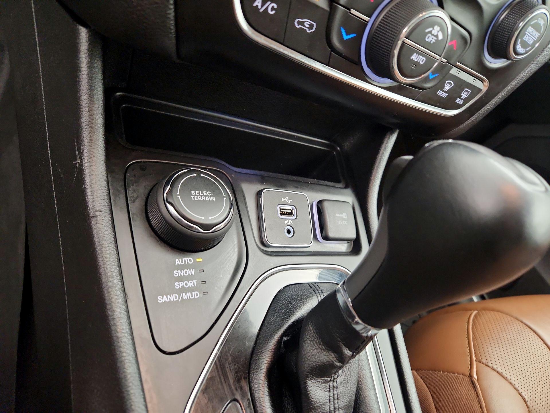 Thumbnail: 2019 Jeep Cherokee - 19