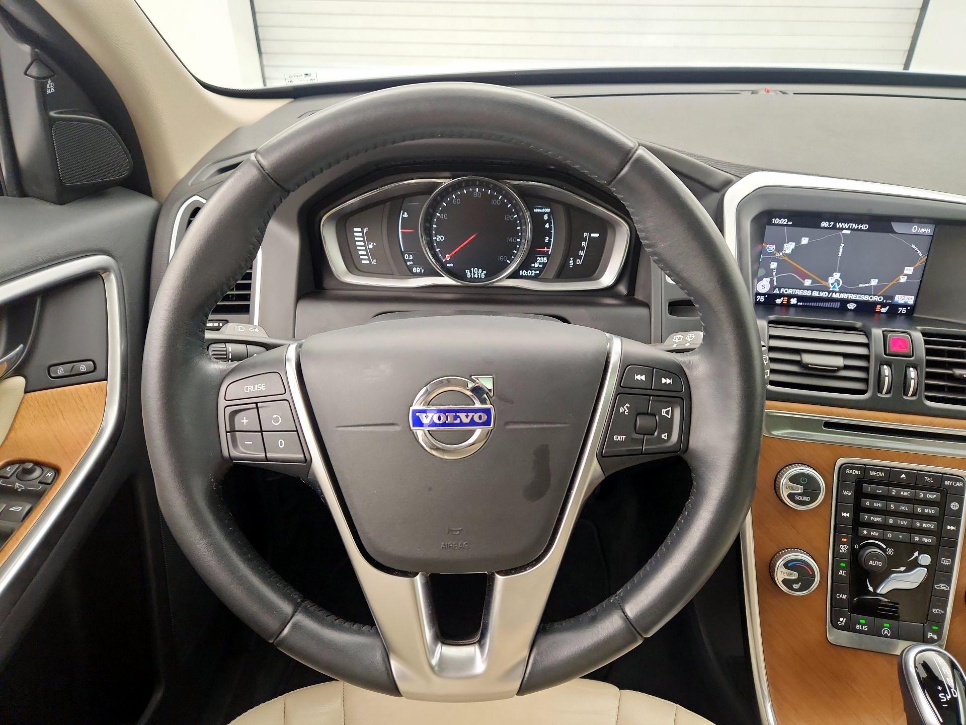 Thumbnail: 2017 Volvo XC60 - 10