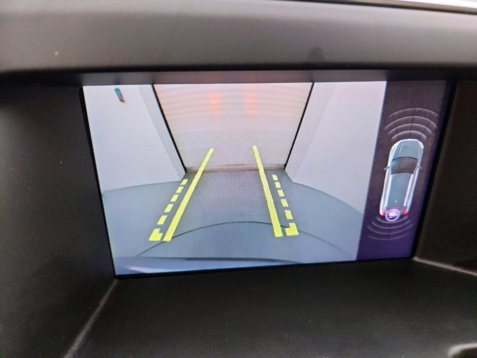 Thumbnail: 2017 Volvo XC60 - 15