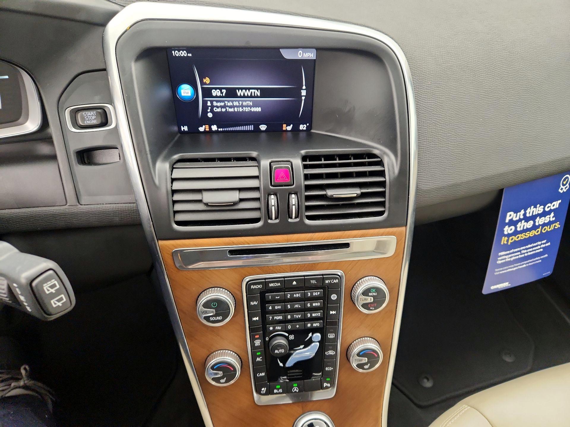 Thumbnail: 2017 Volvo XC60 - 16