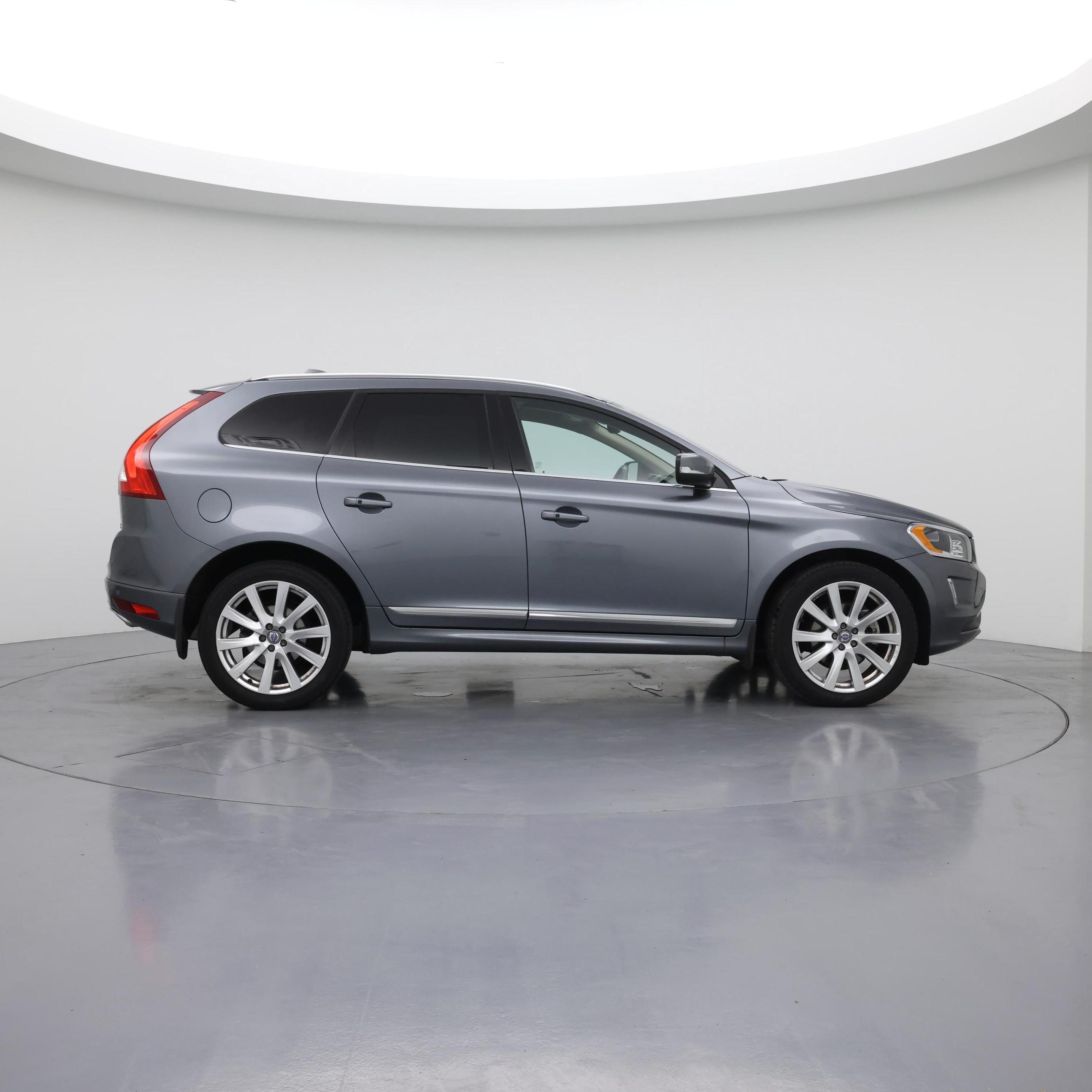 Thumbnail: 2017 Volvo XC60 - 7