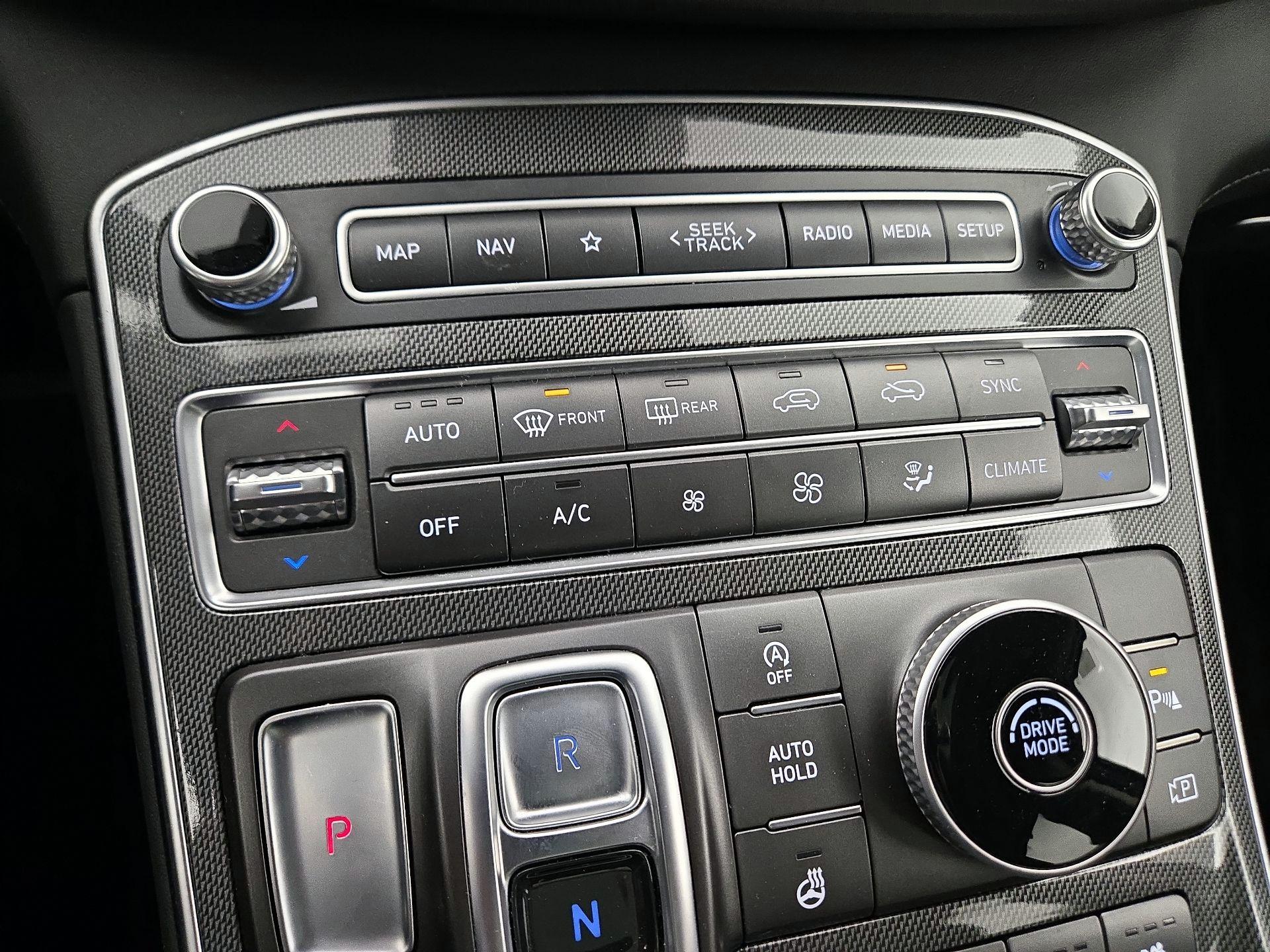 Thumbnail: 2021 Hyundai Santa Fe - 17