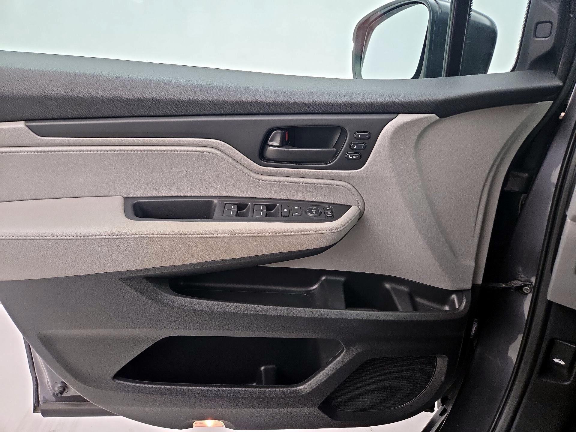 Thumbnail: 2019 Honda Odyssey - 12