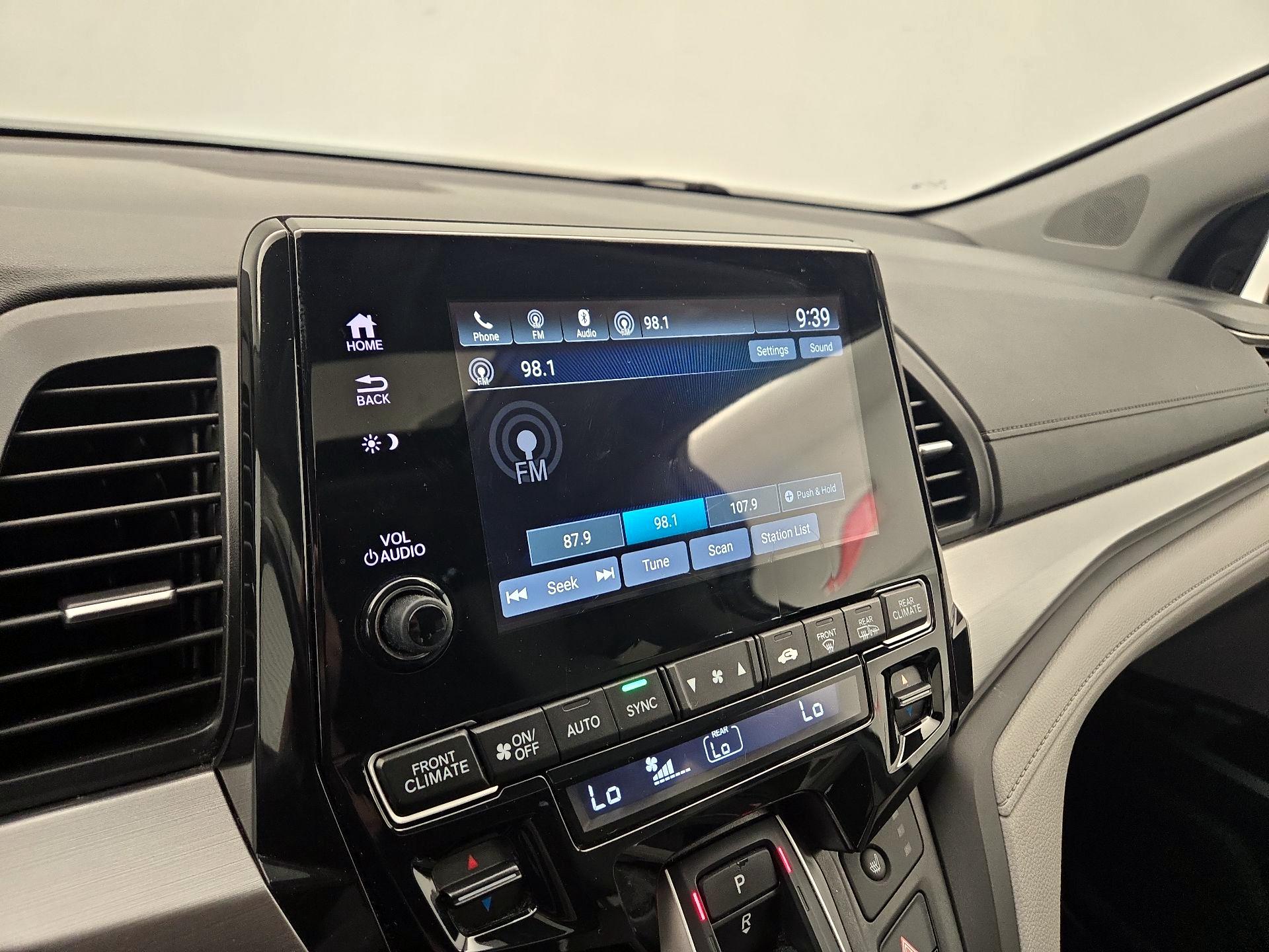 Thumbnail: 2019 Honda Odyssey - 15