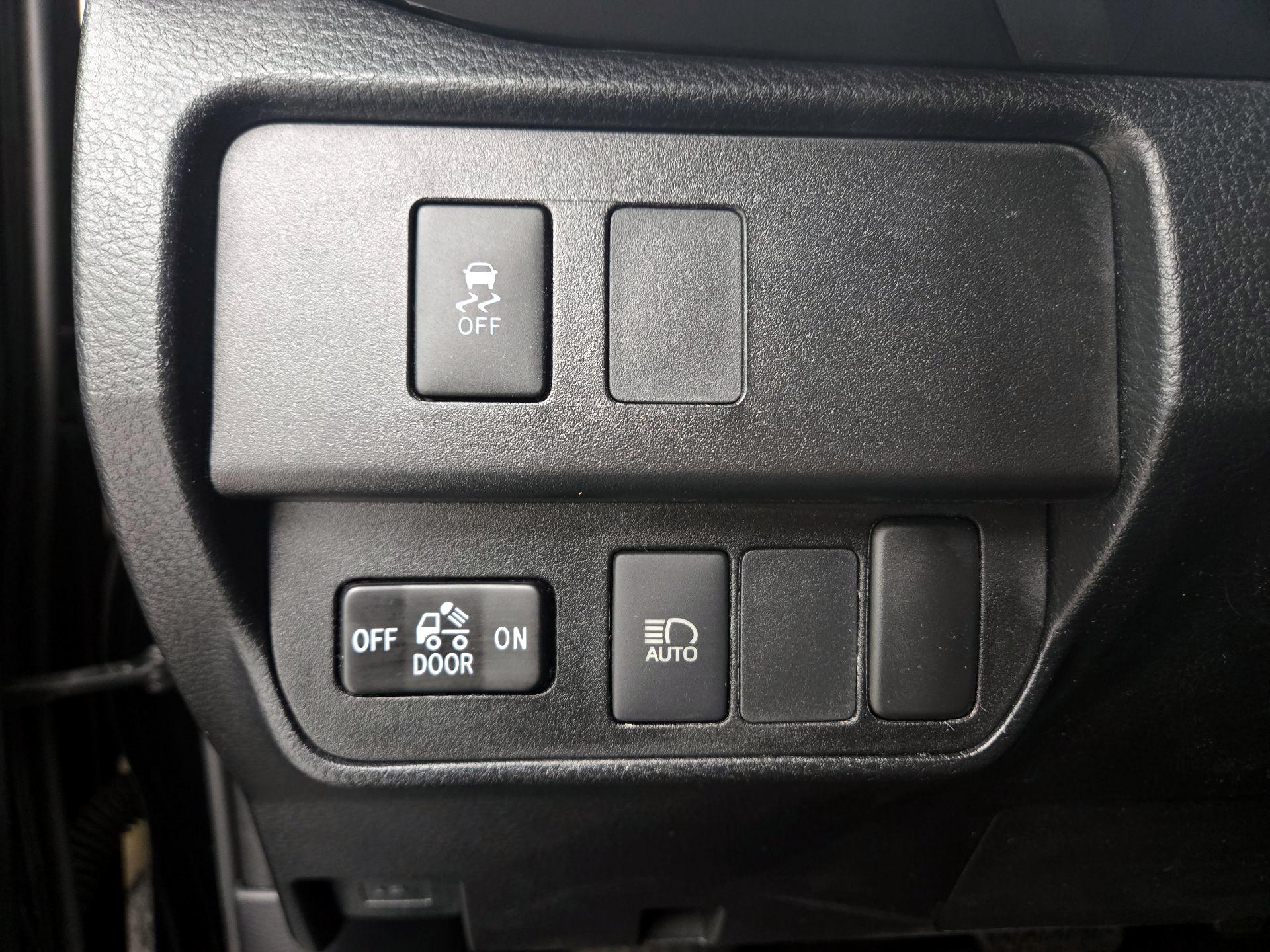 Thumbnail: 2020 Toyota Tacoma - 13