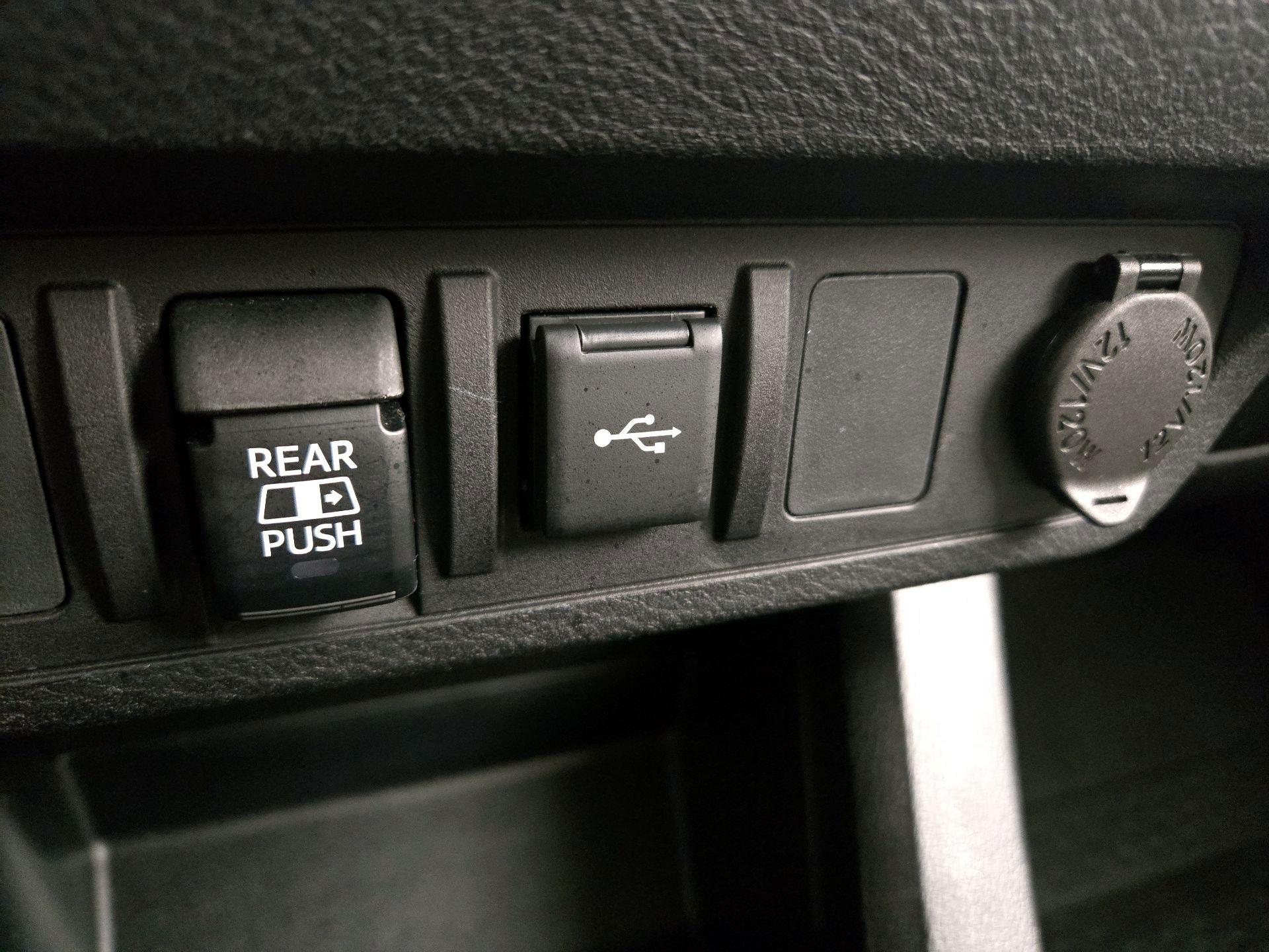 Thumbnail: 2020 Toyota Tacoma - 18