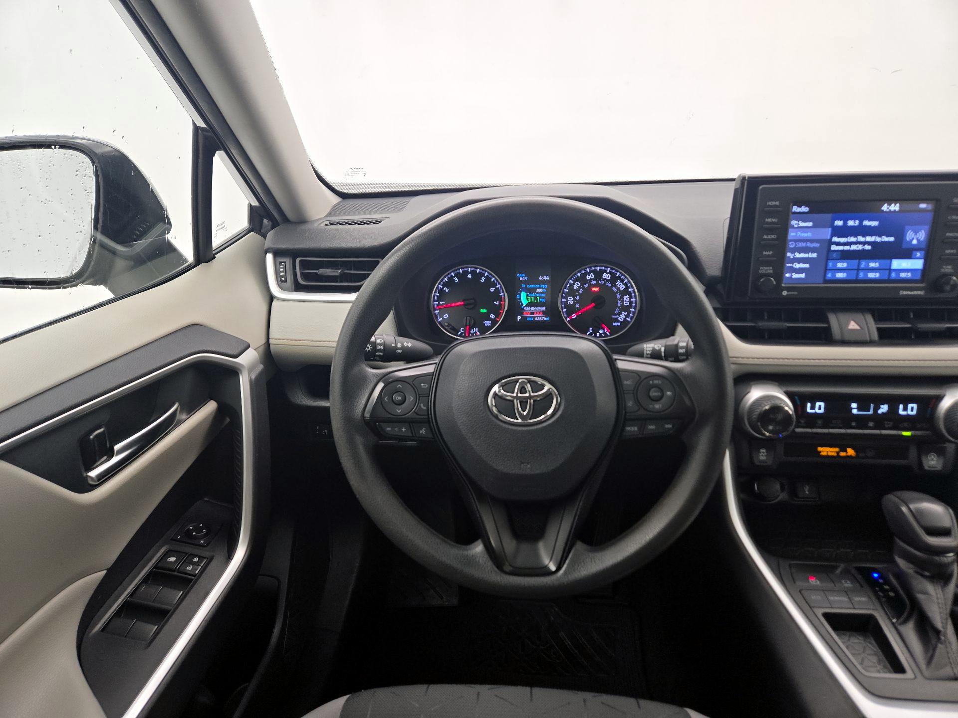 Thumbnail: 2021 Toyota RAV4 - 10