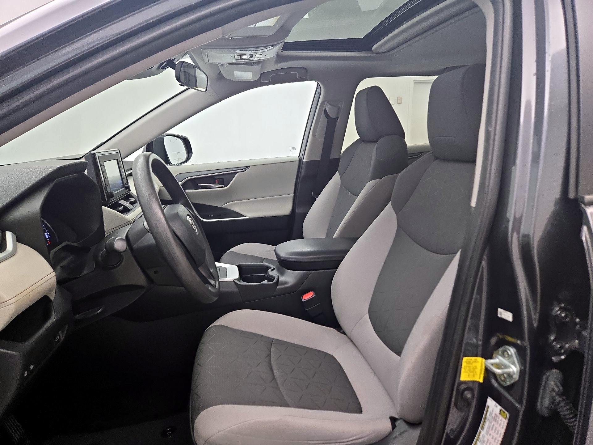 Thumbnail: 2021 Toyota RAV4 - 11