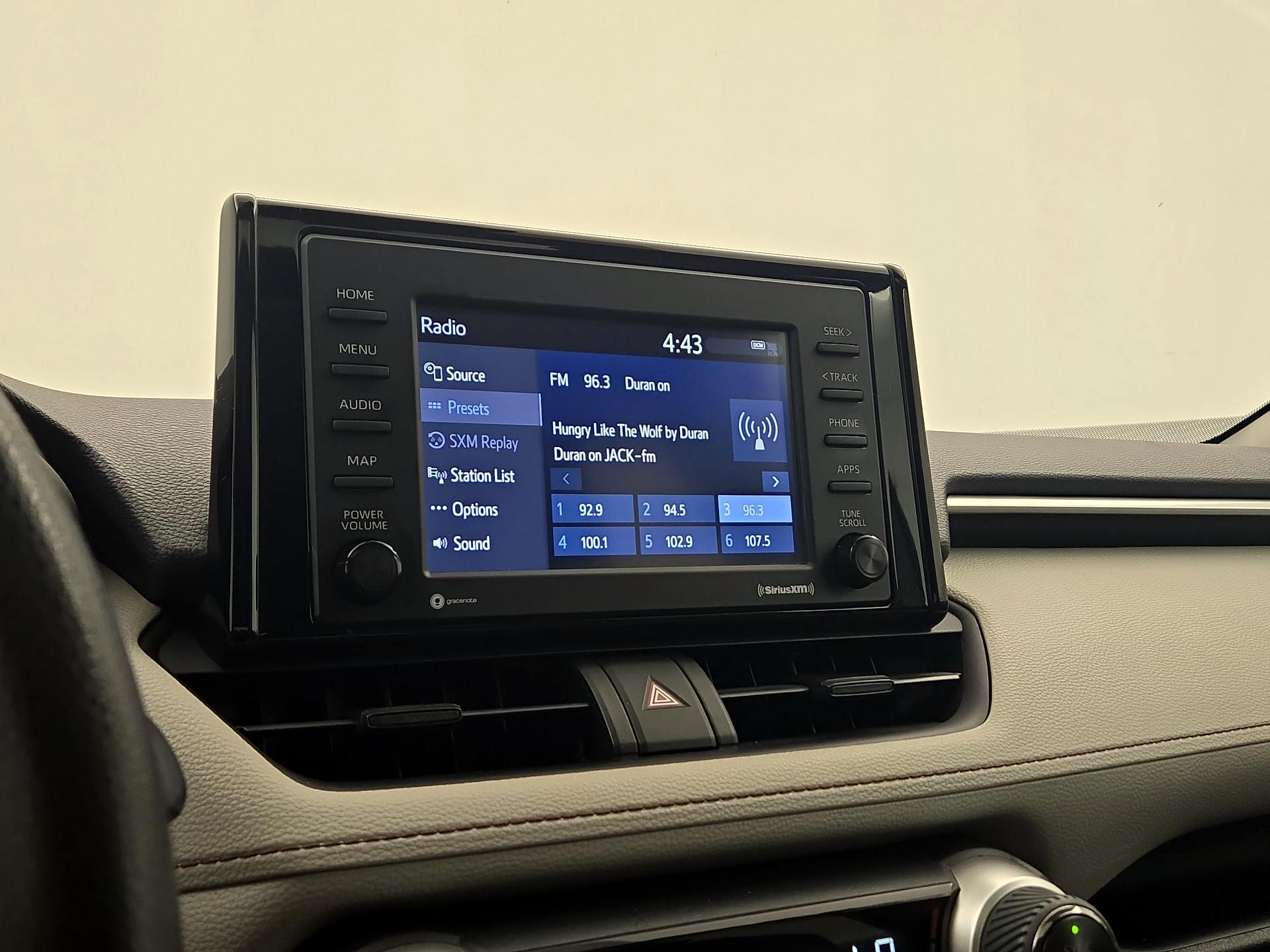 Thumbnail: 2021 Toyota RAV4 - 15