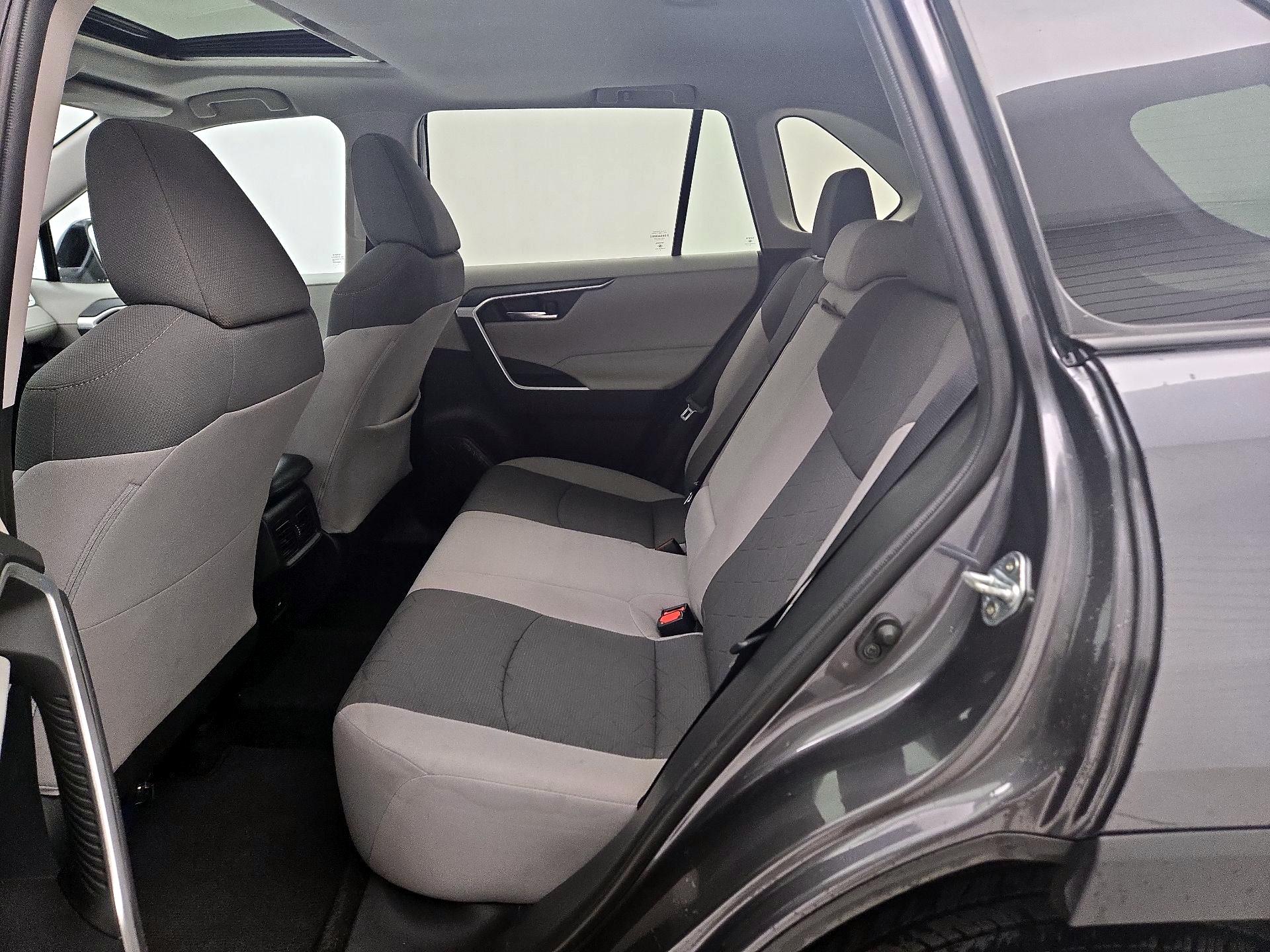 Thumbnail: 2021 Toyota RAV4 - 20