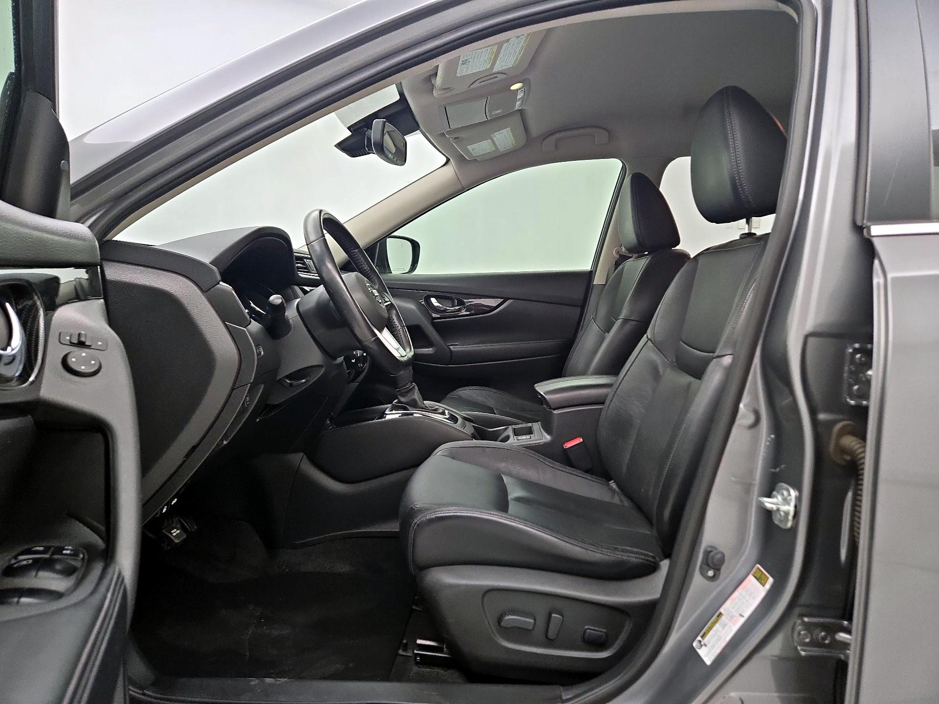 Thumbnail: 2017 Nissan Rogue - 11