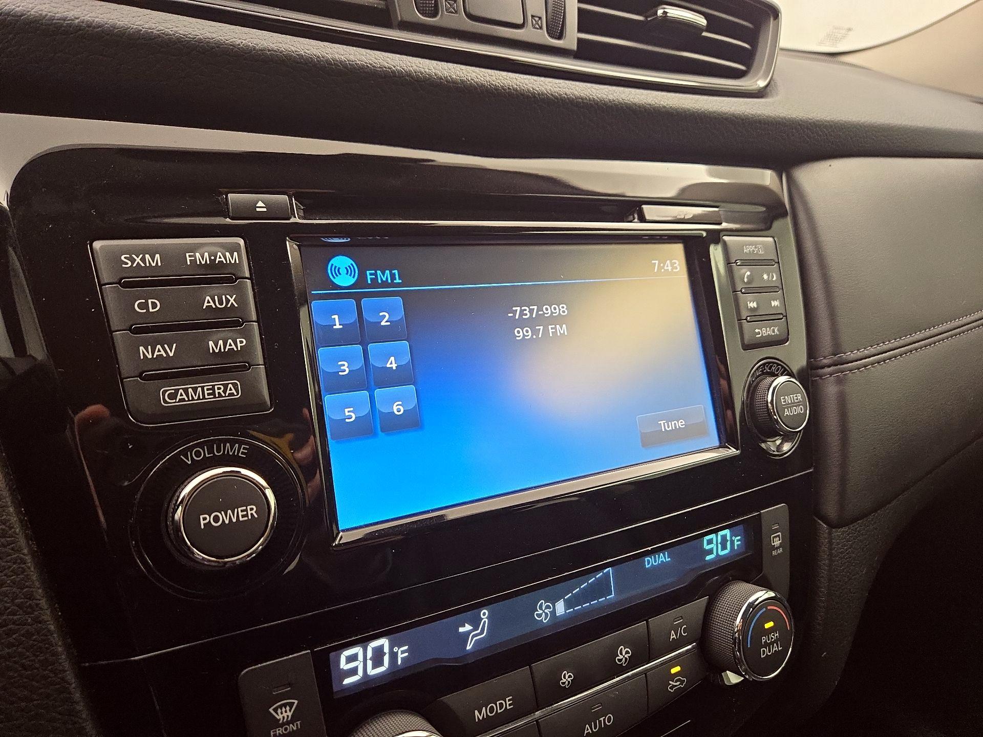 Thumbnail: 2017 Nissan Rogue - 16