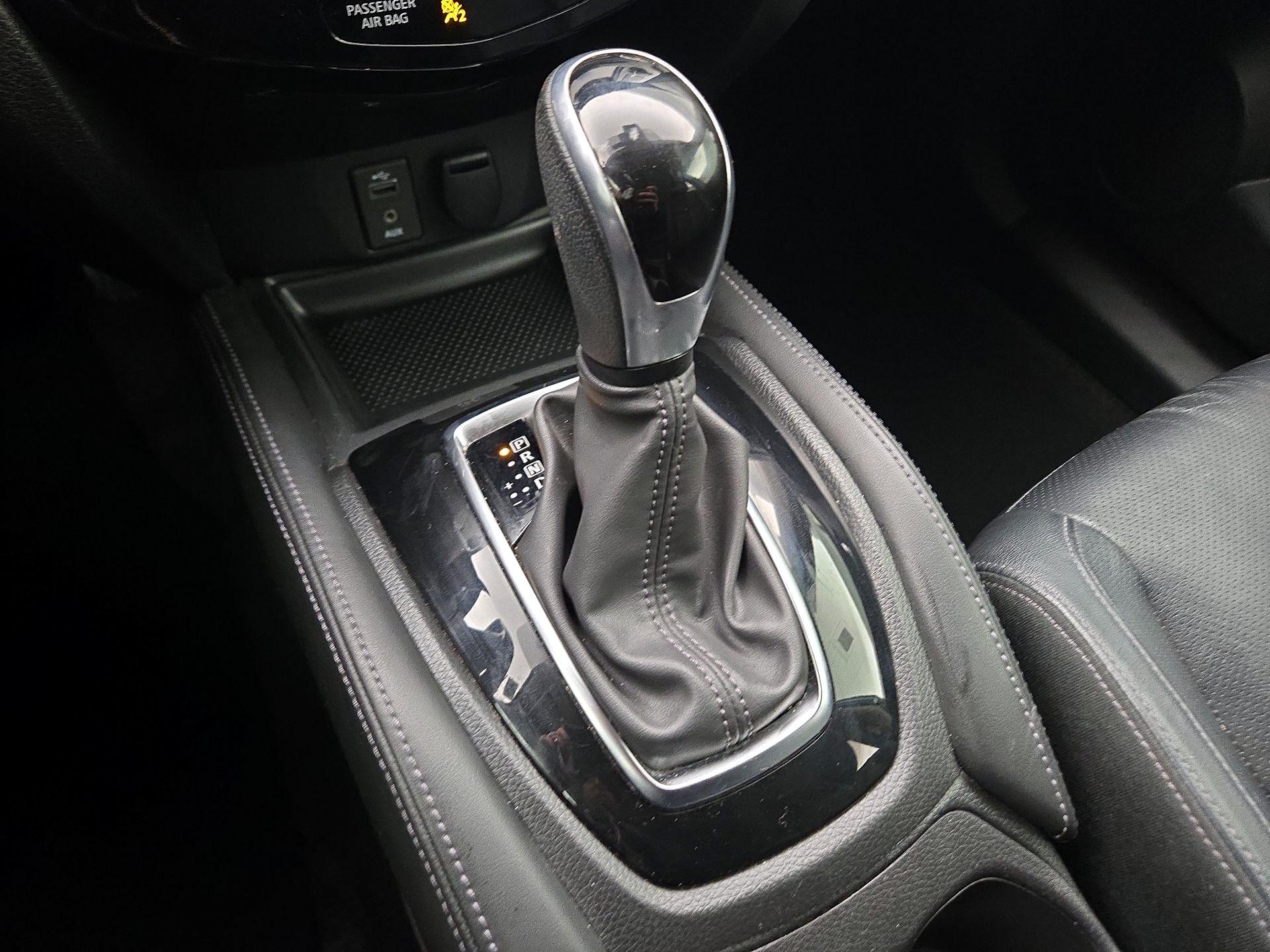 Thumbnail: 2017 Nissan Rogue - 18