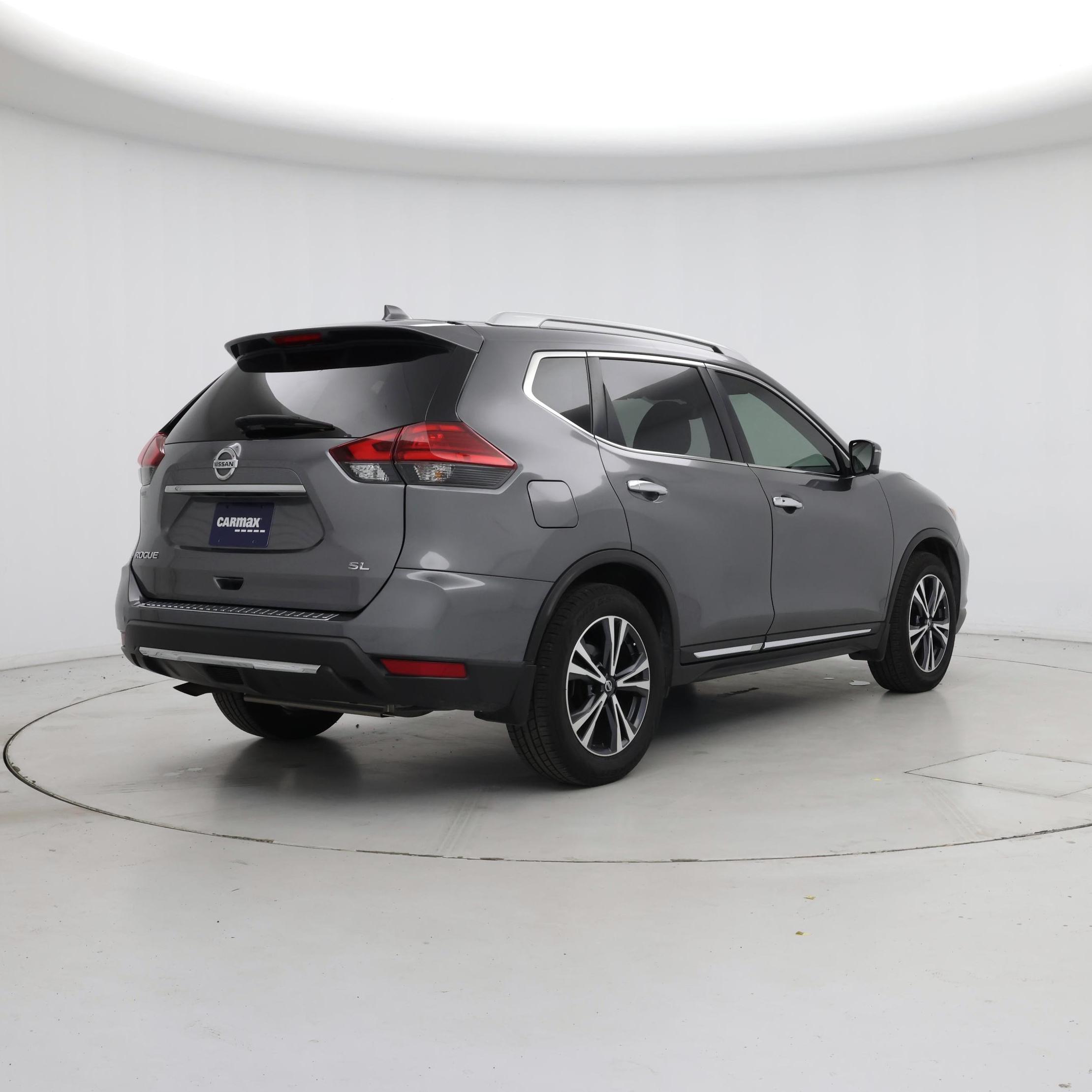 Thumbnail: 2017 Nissan Rogue - 8