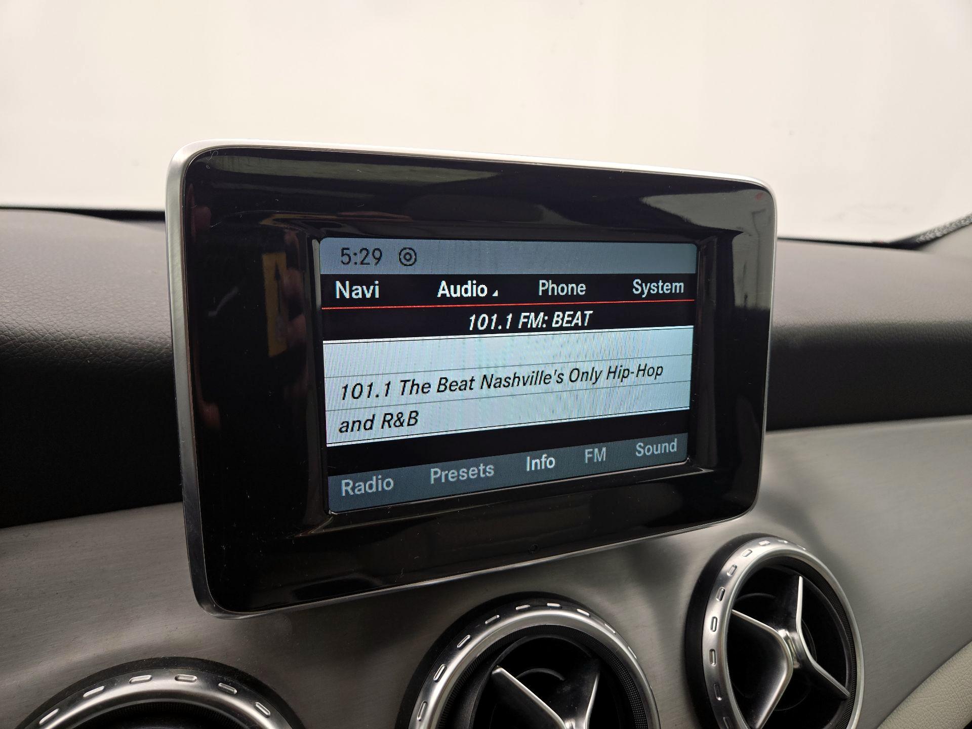 Thumbnail: 2015 Mercedes-Benz GLA - 16