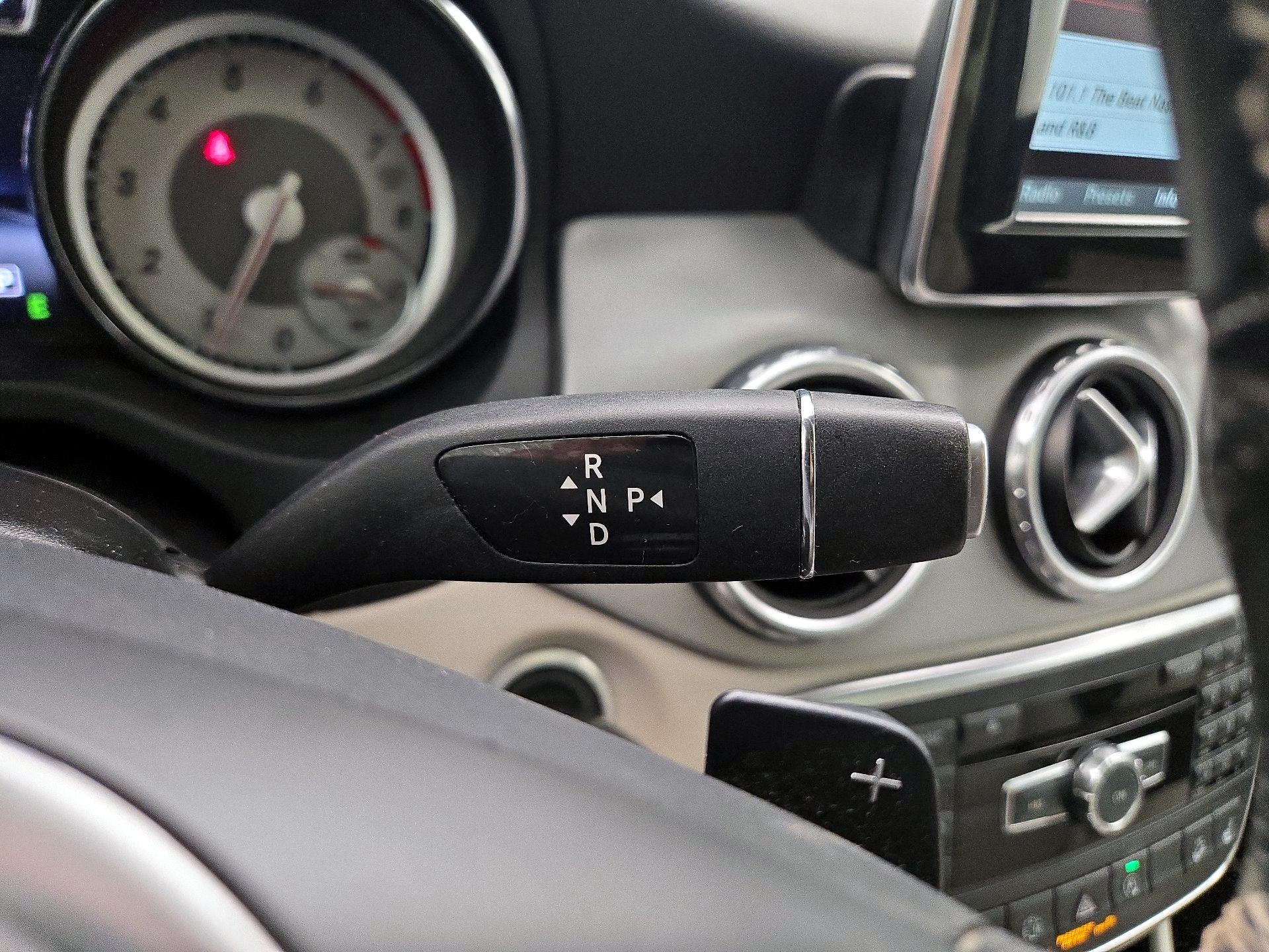 Thumbnail: 2015 Mercedes-Benz GLA - 18