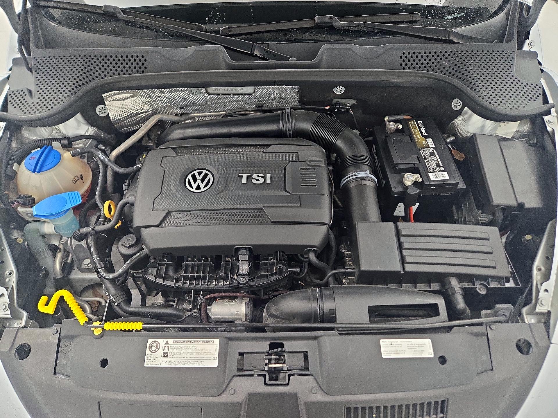 Thumbnail: 2015 Volkswagen Beetle - 20