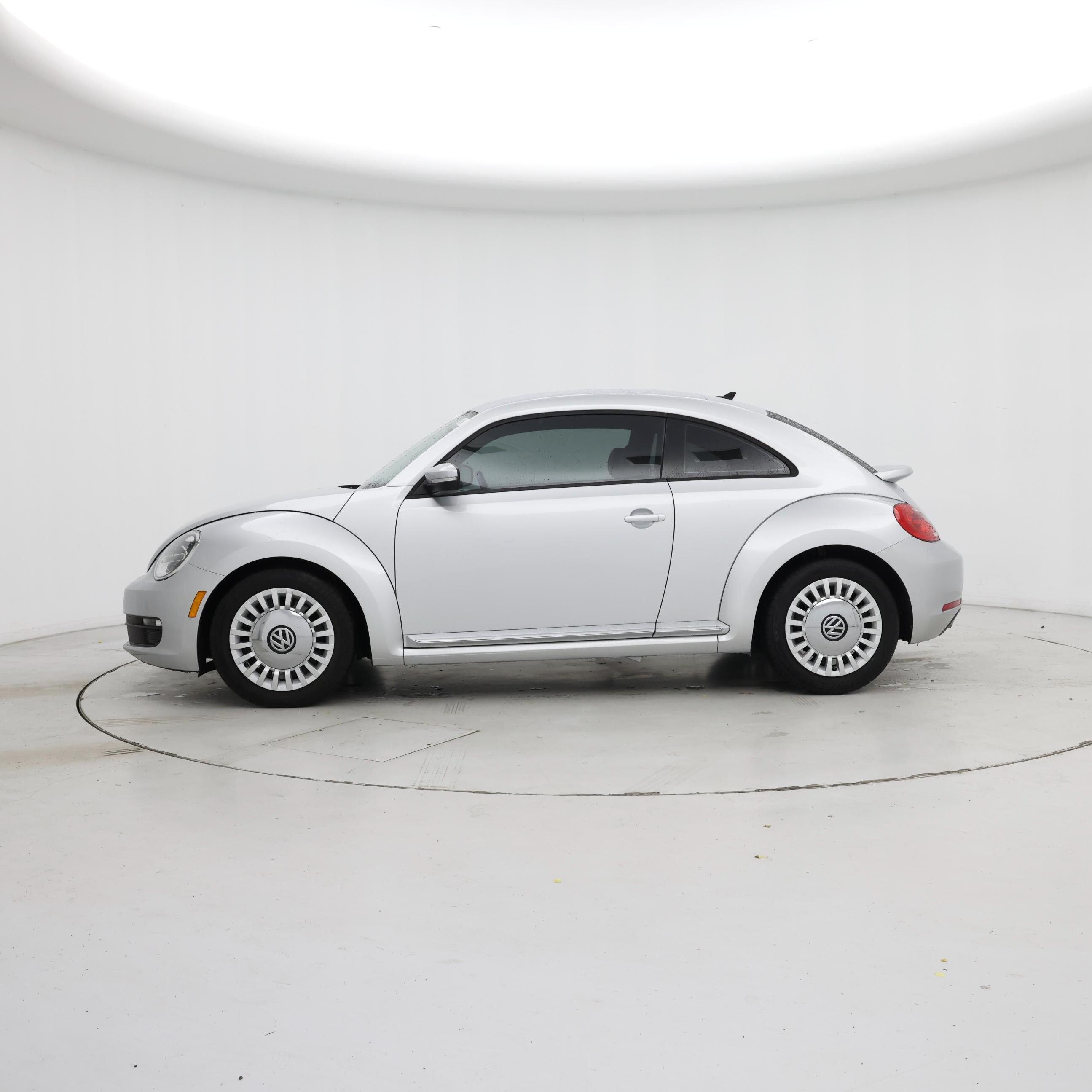 Thumbnail: 2015 Volkswagen Beetle - 3