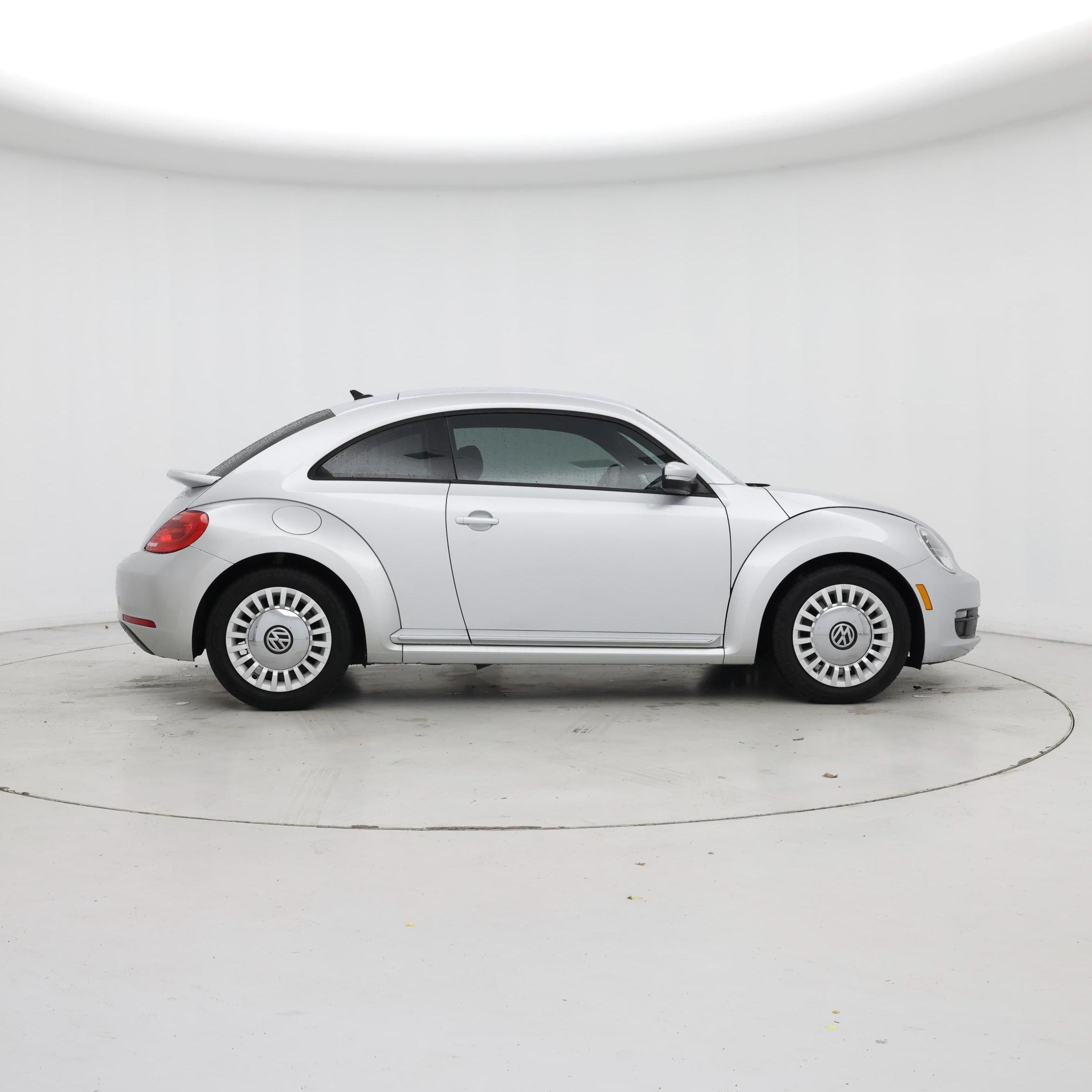 Thumbnail: 2015 Volkswagen Beetle - 7
