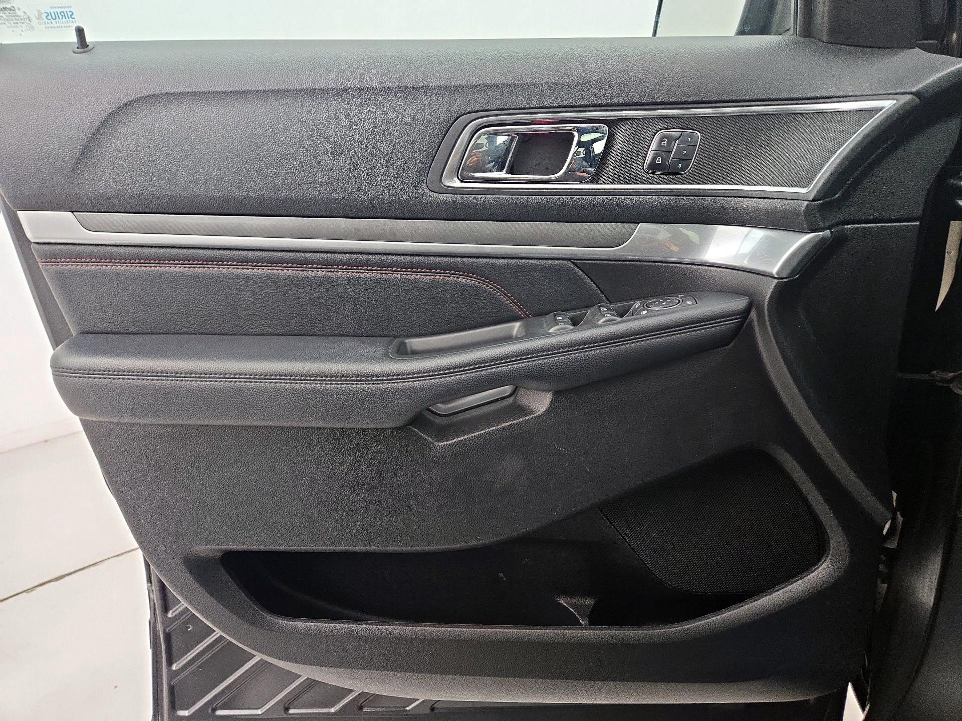 Thumbnail: 2017 Ford Explorer - 12