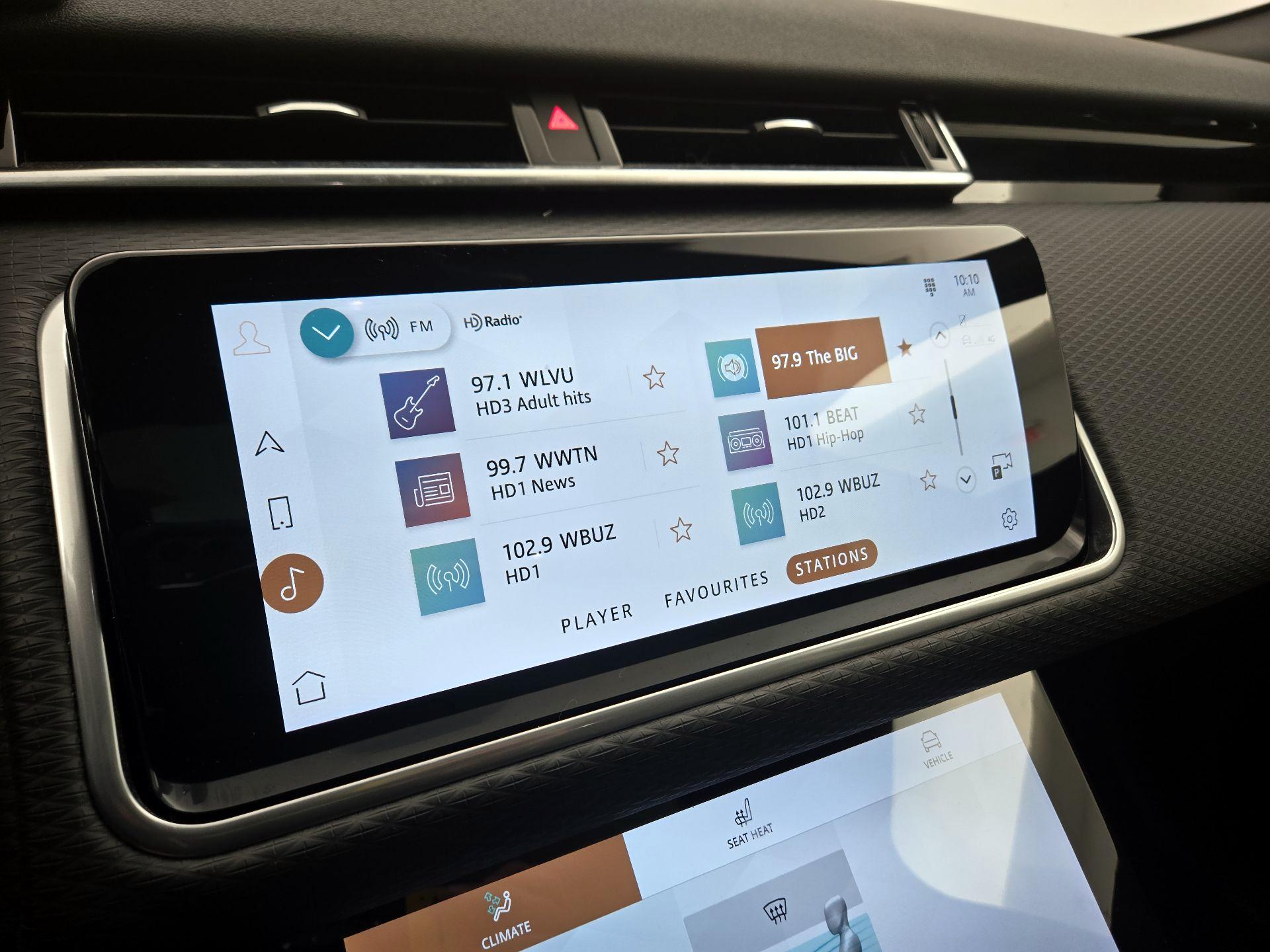 Thumbnail: 2022 Land Rover Range Rover Velar - 16