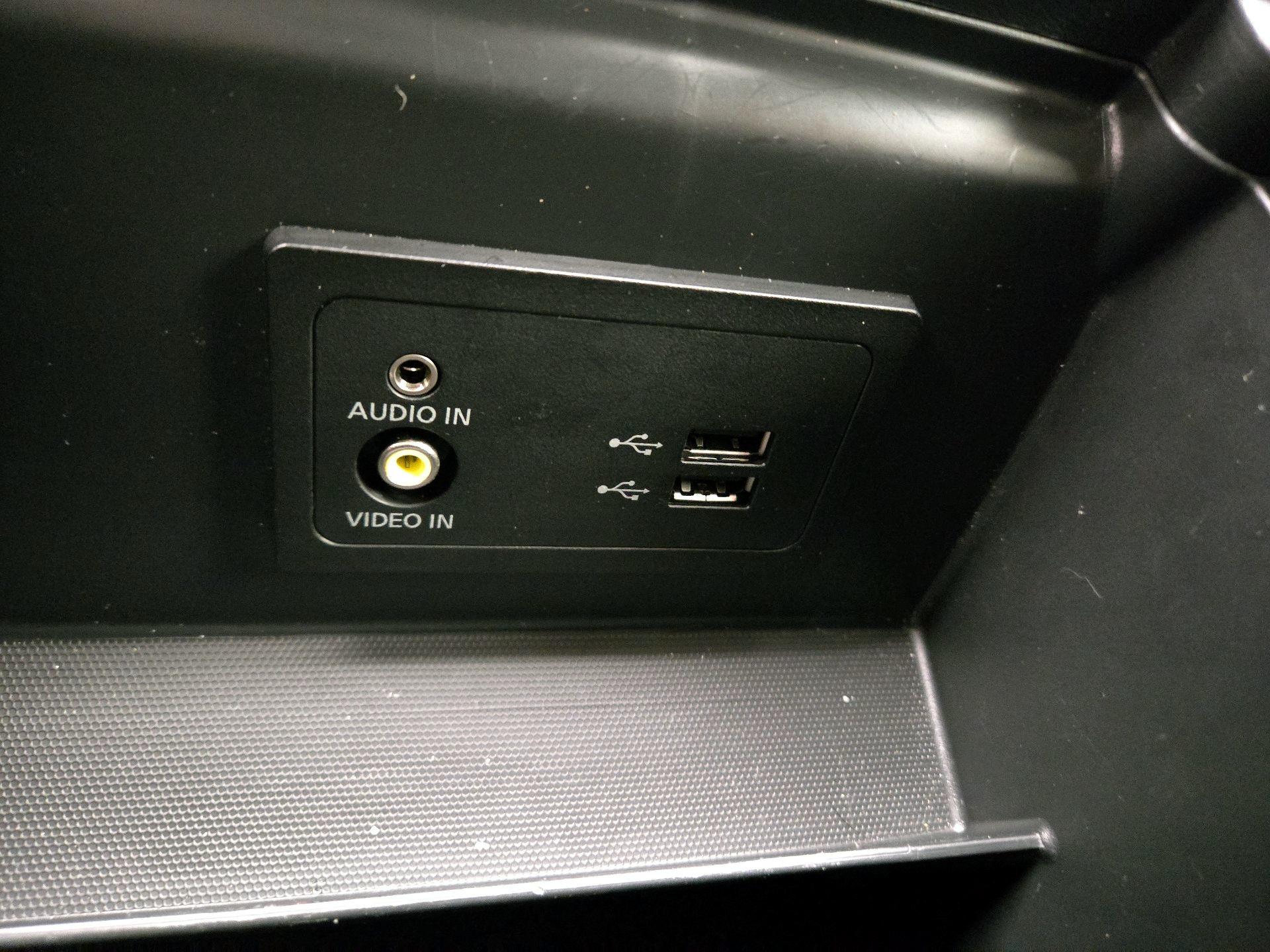 Thumbnail: 2018 Nissan Pathfinder - 18